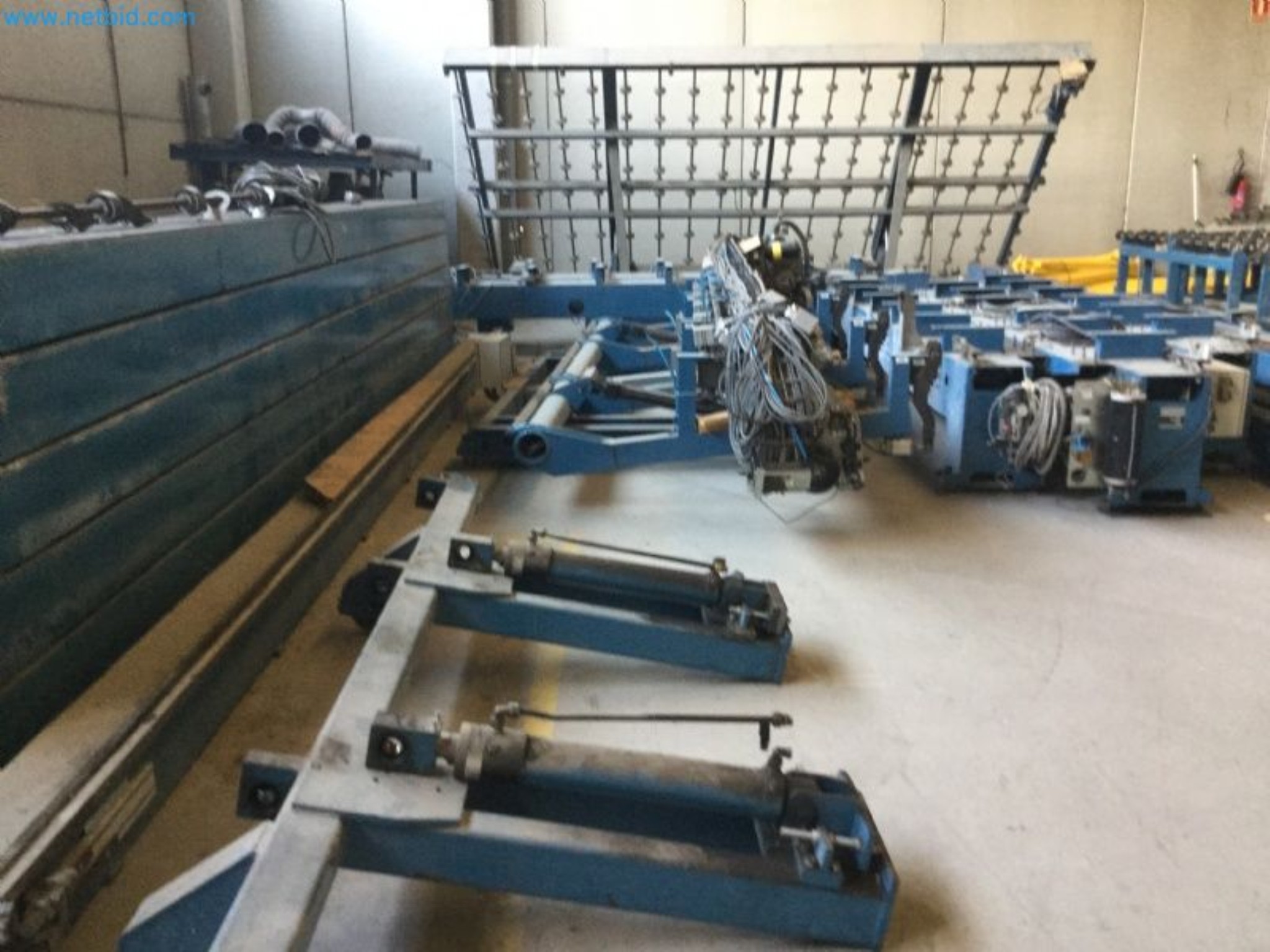Sale of a complete warehouse of machinery for the glass industry in Spain-4