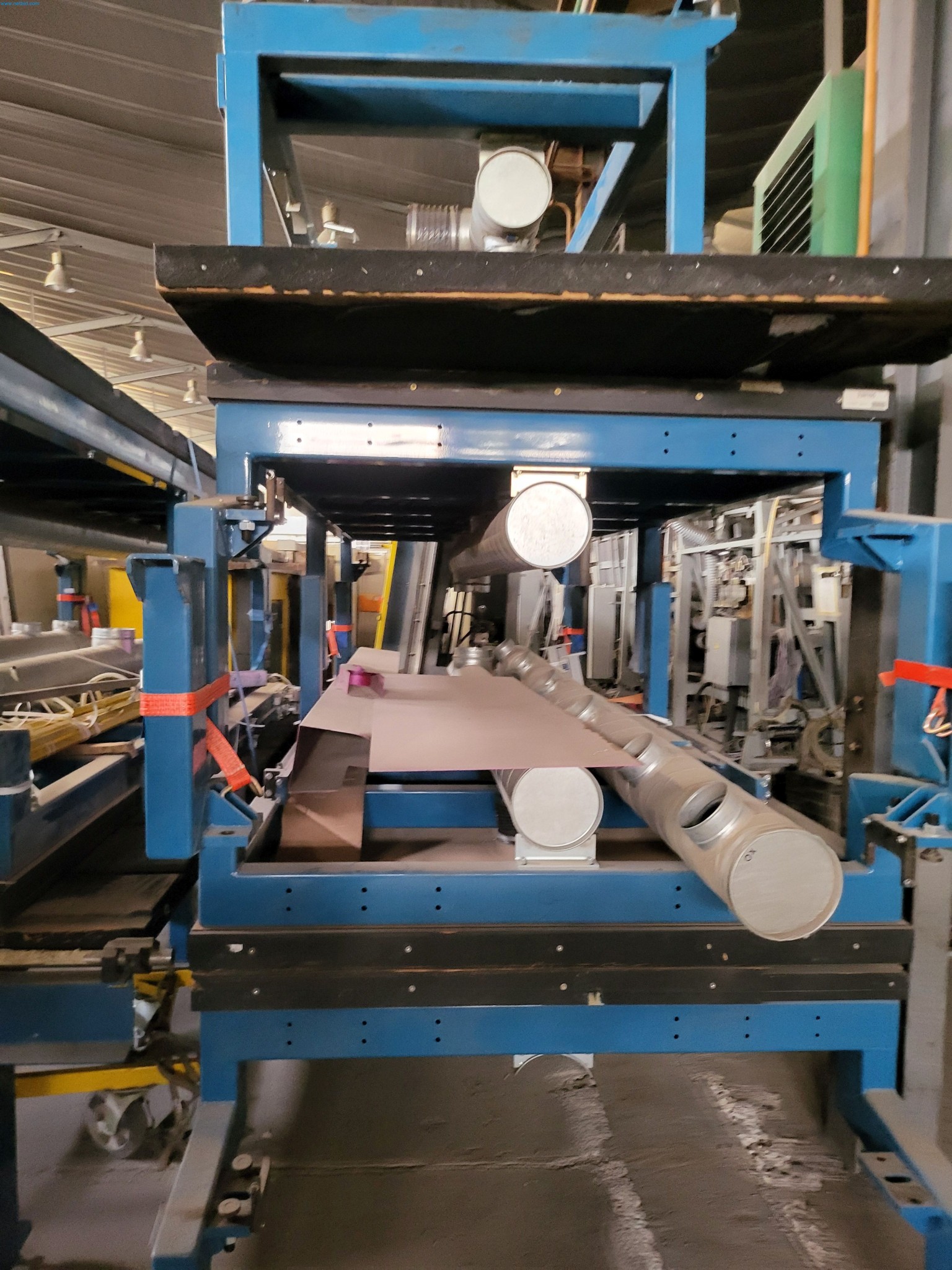 Sale of a complete warehouse of machinery for the glass industry in Spain-5