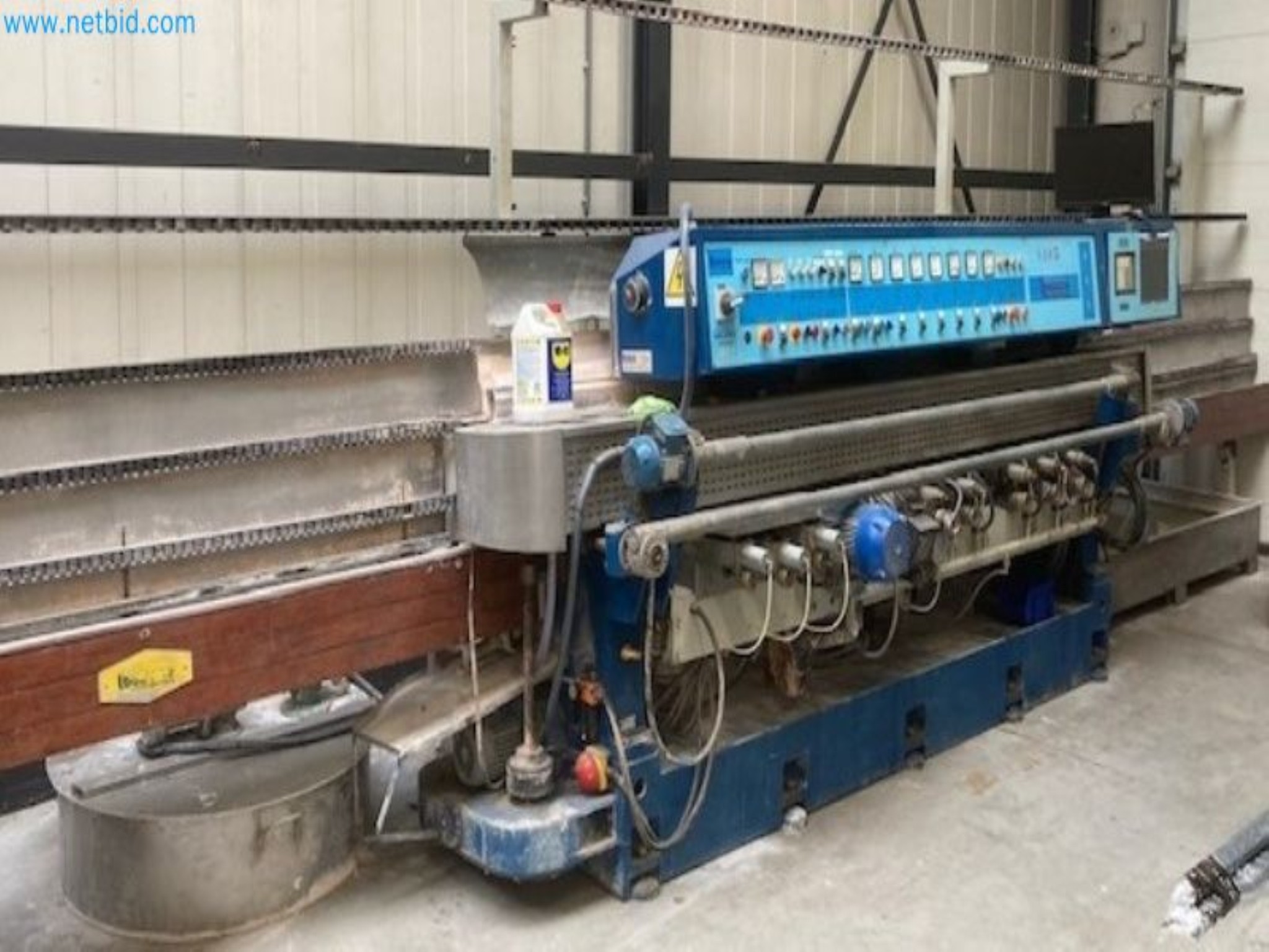 Sale of a complete warehouse of machinery for the glass industry in Spain-10