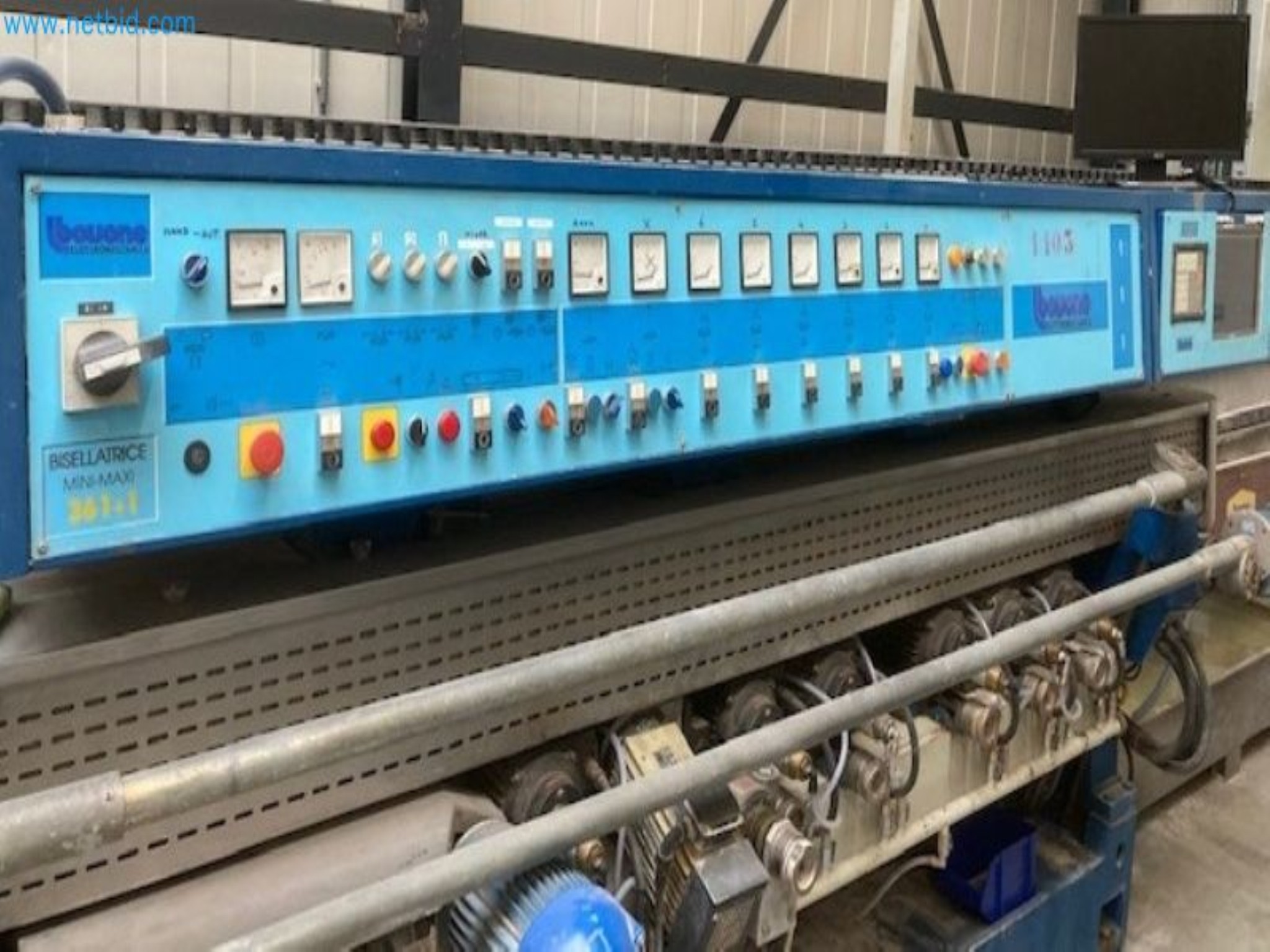 Sale of a complete warehouse of machinery for the glass industry in Spain-11