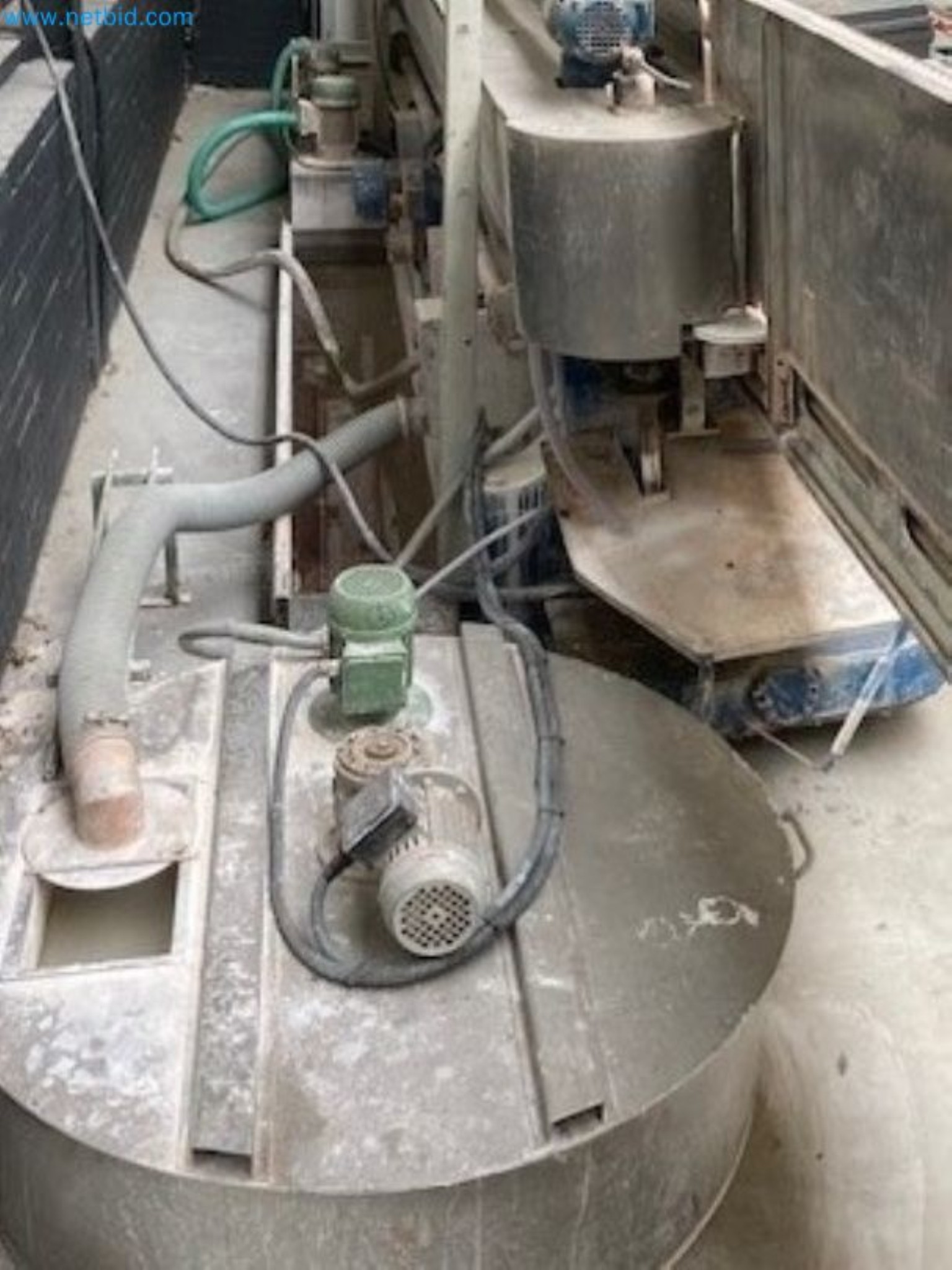 Sale of a complete warehouse of machinery for the glass industry in Spain-13