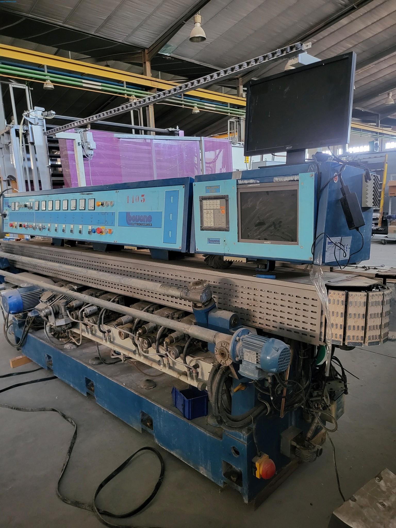 Sale of a complete warehouse of machinery for the glass industry in Spain-3