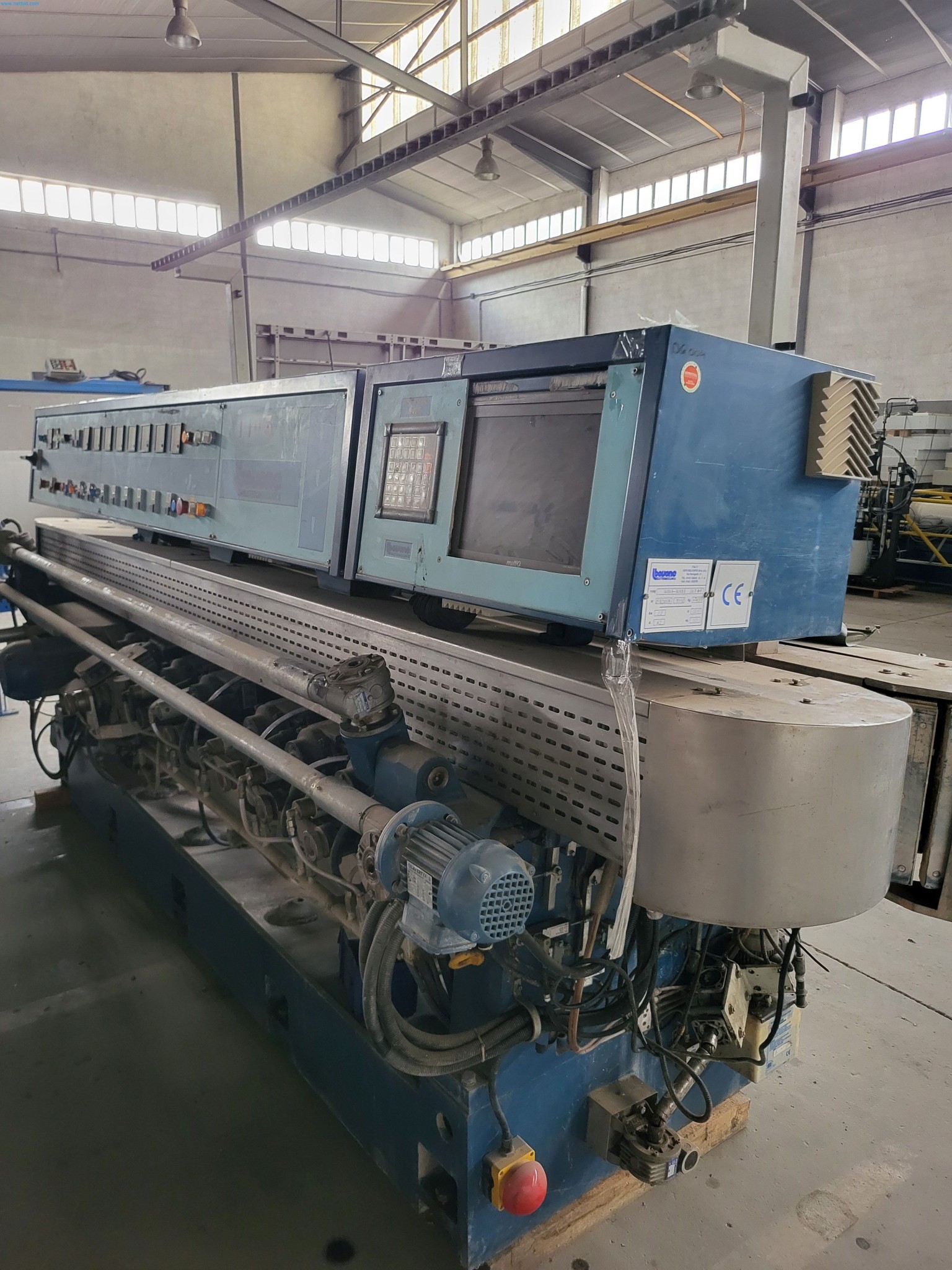 Sale of a complete warehouse of machinery for the glass industry in Spain-5