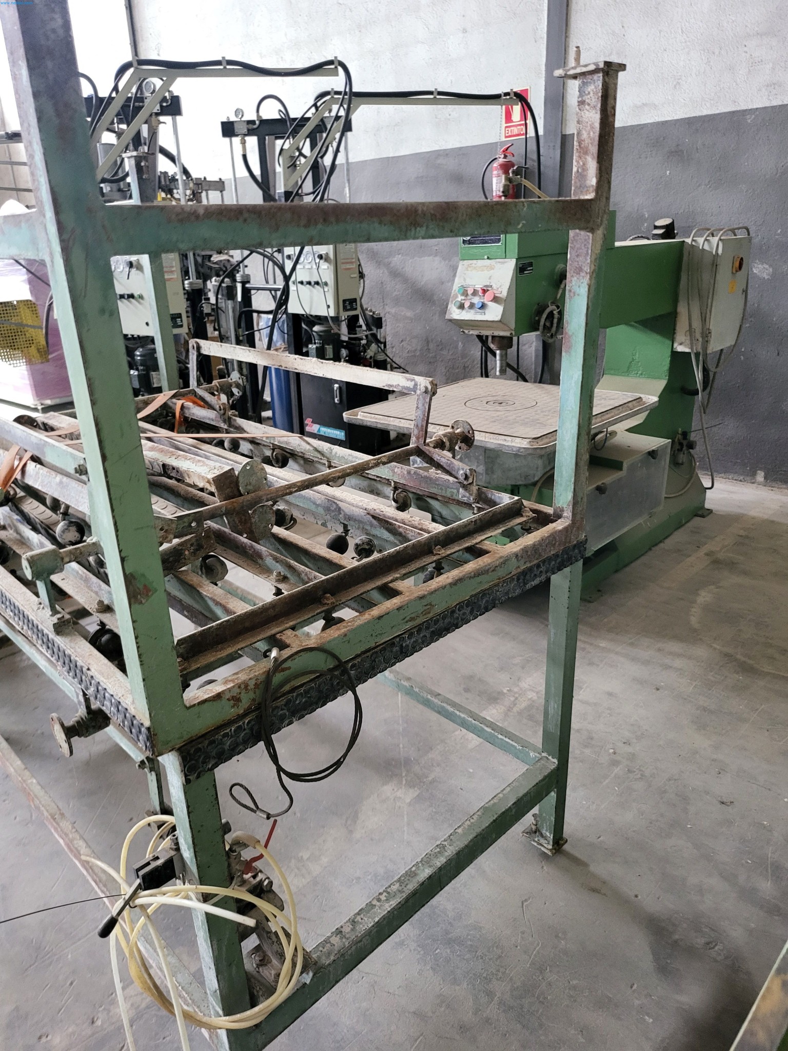 Sale of a complete warehouse of machinery for the glass industry in Spain-10