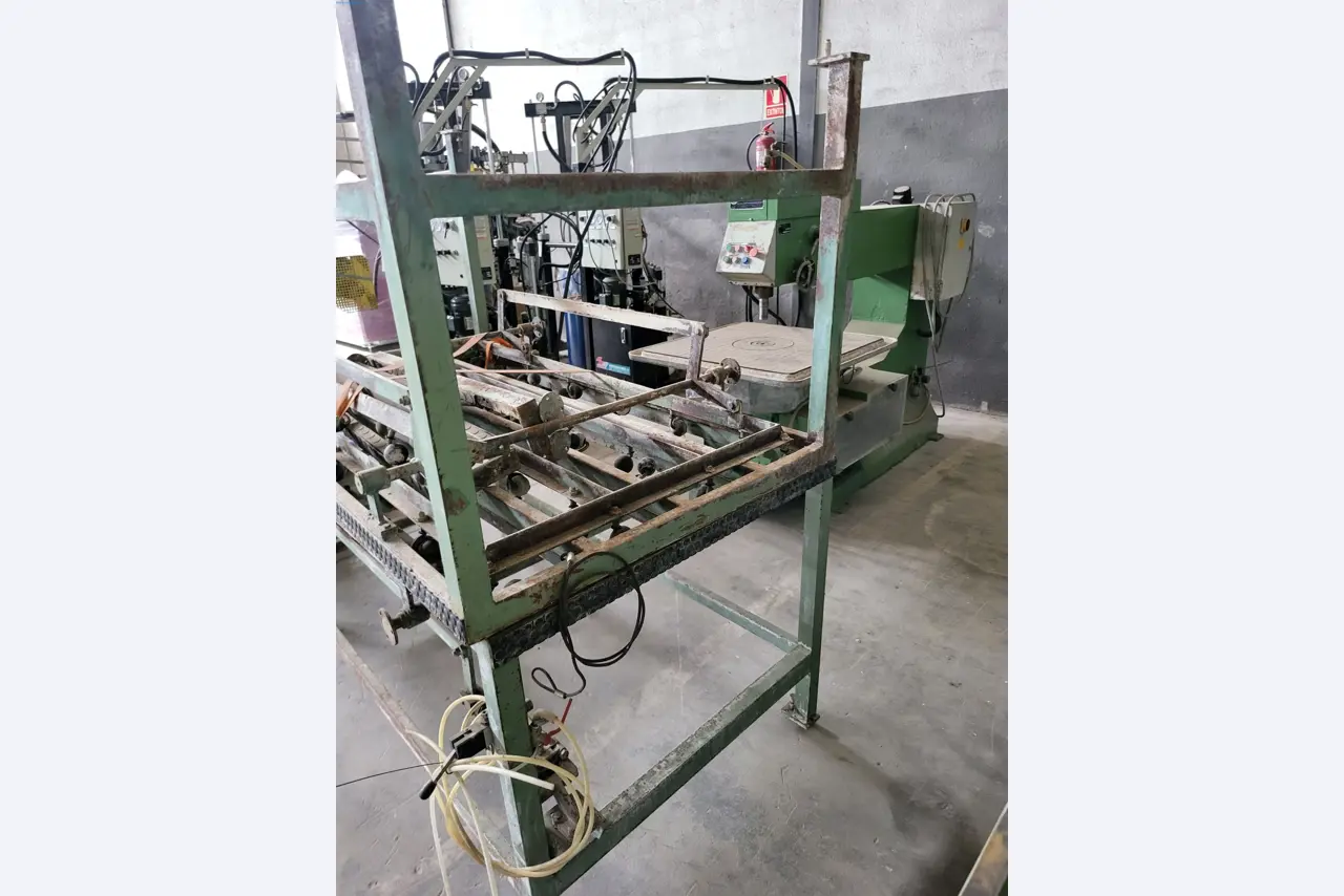 Sale of a complete warehouse of machinery for the glass industry in Spain-10