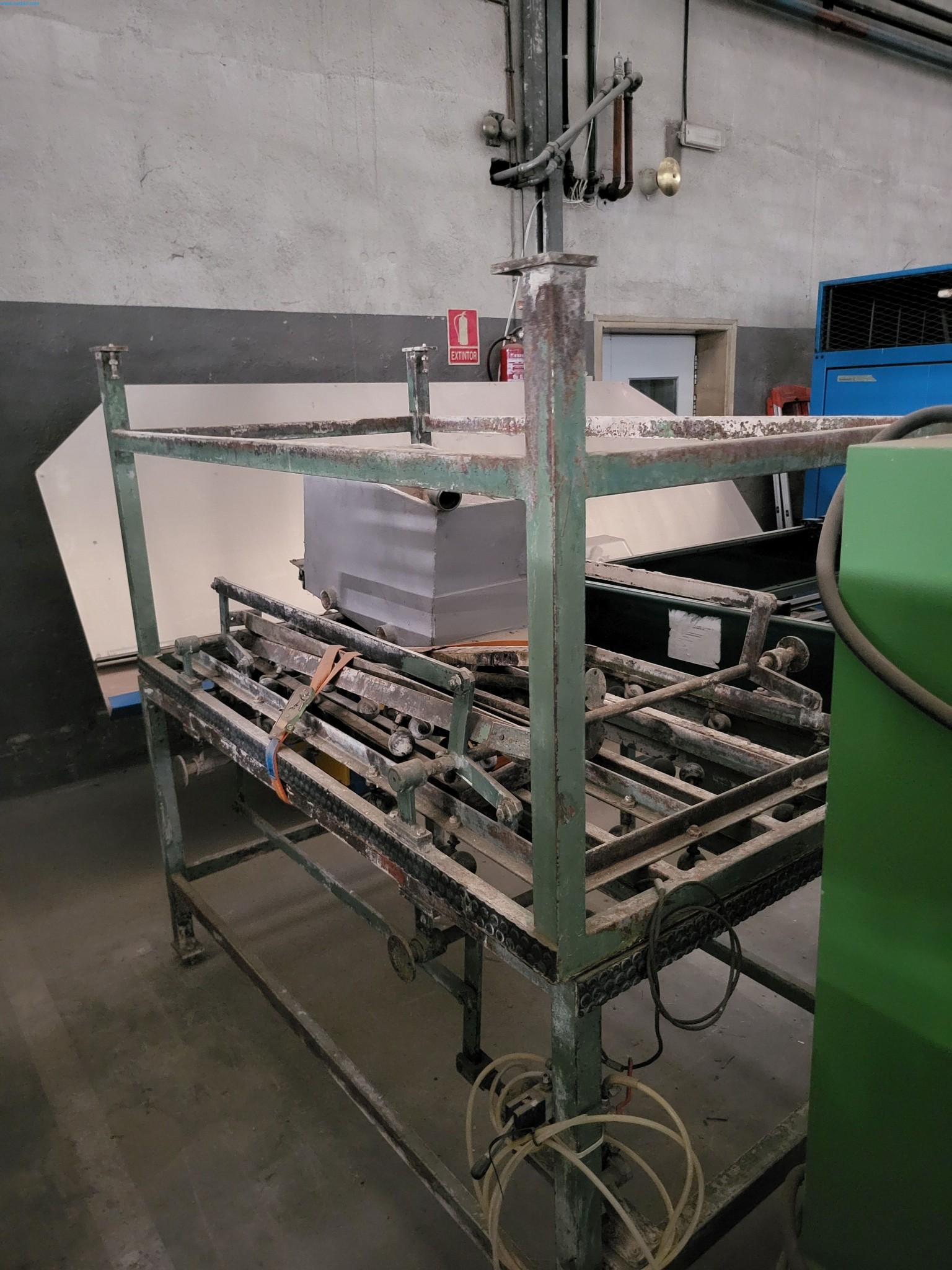 Sale of a complete warehouse of machinery for the glass industry in Spain-11