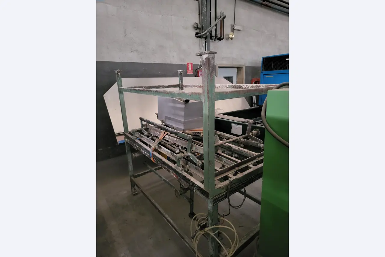 Sale of a complete warehouse of machinery for the glass industry in Spain-11