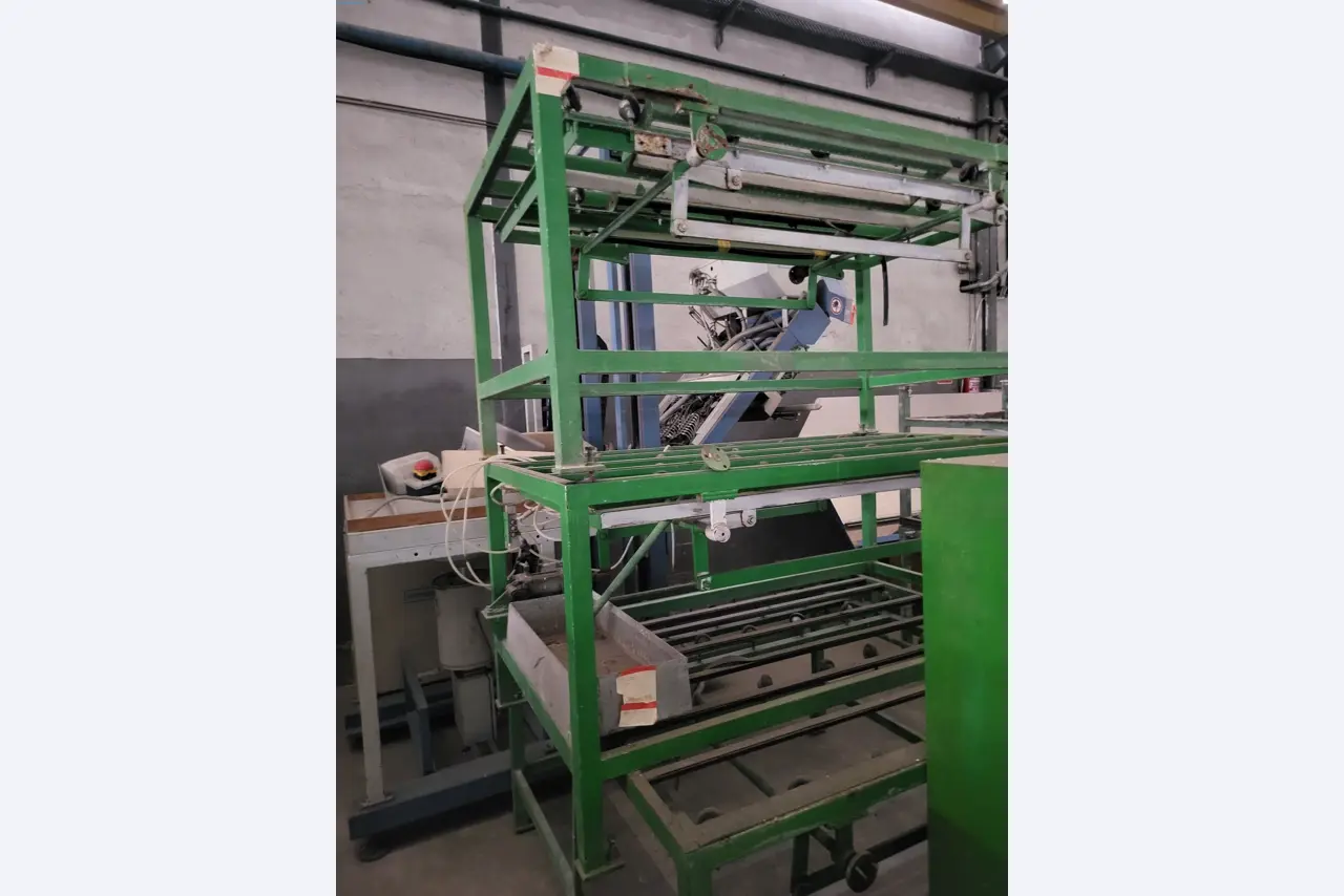 Sale of a complete warehouse of machinery for the glass industry in Spain-12