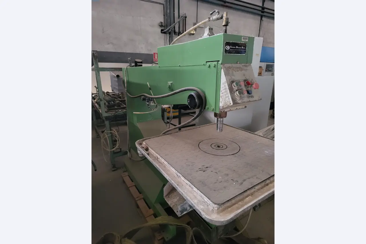 Sale of a complete warehouse of machinery for the glass industry in Spain-2