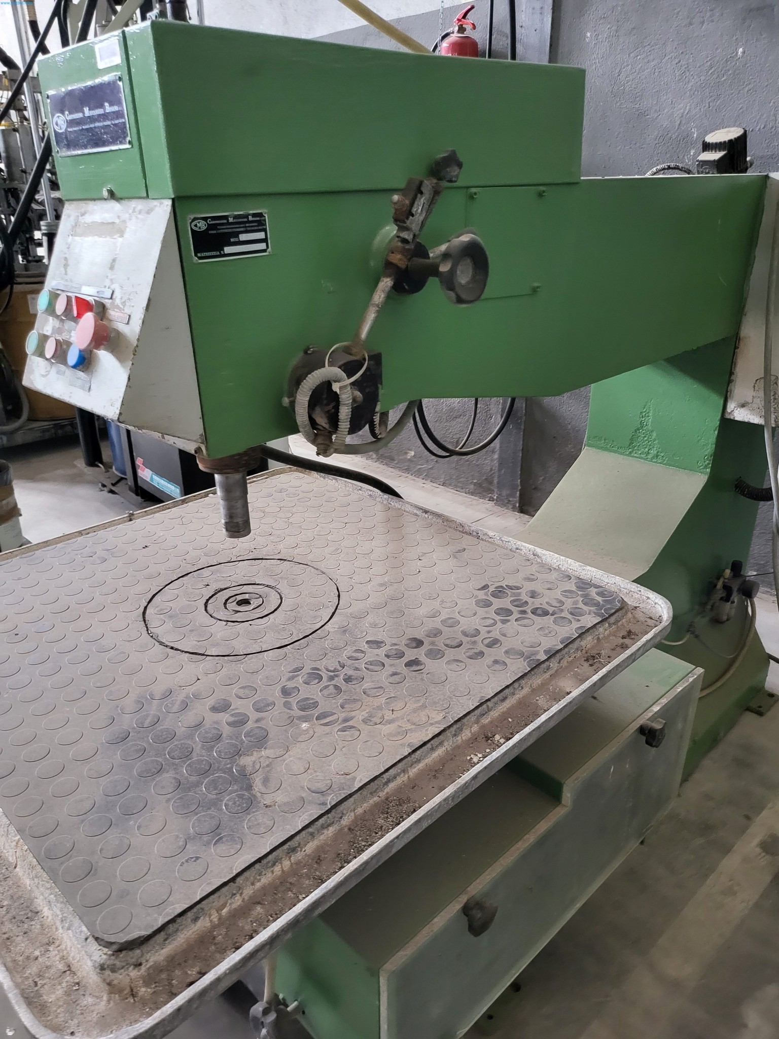 Sale of a complete warehouse of machinery for the glass industry in Spain-6