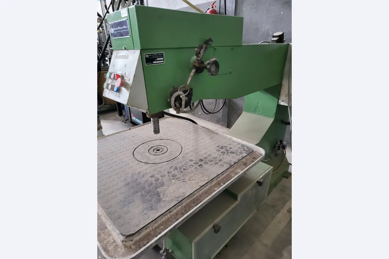 Sale of a complete warehouse of machinery for the glass industry in Spain-6