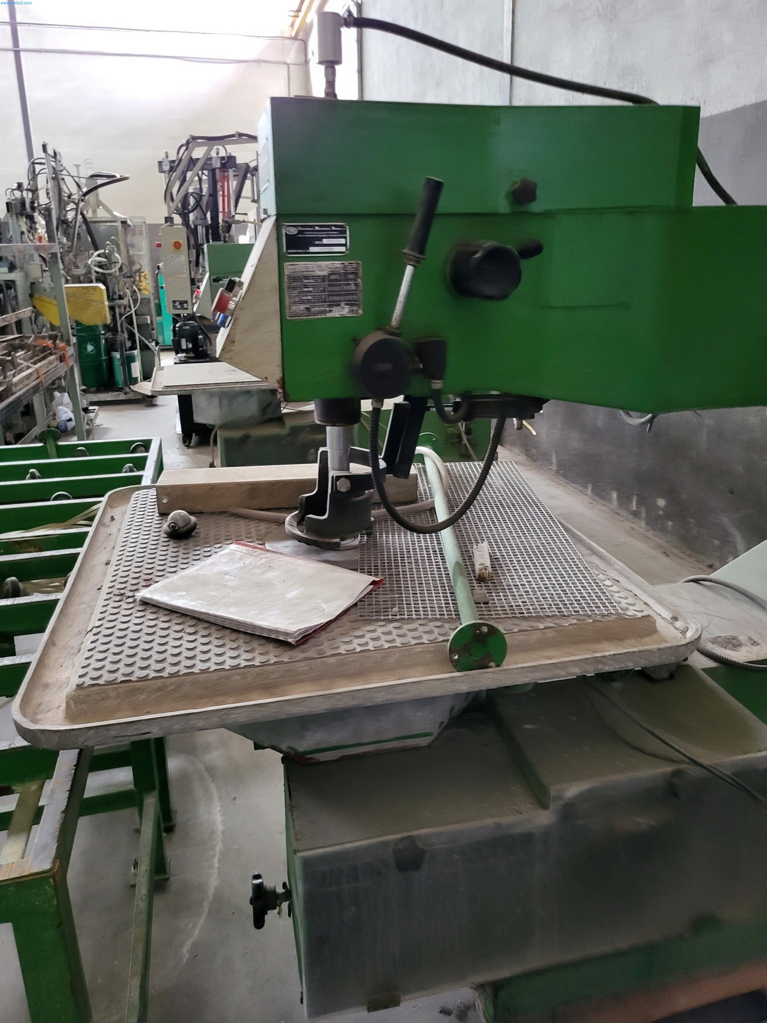 Sale of a complete warehouse of machinery for the glass industry in Spain-7