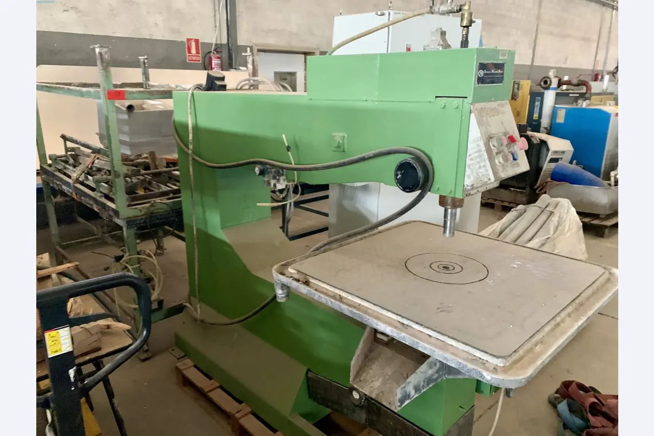 Sale of a complete warehouse of machinery for the glass industry in Spain-8