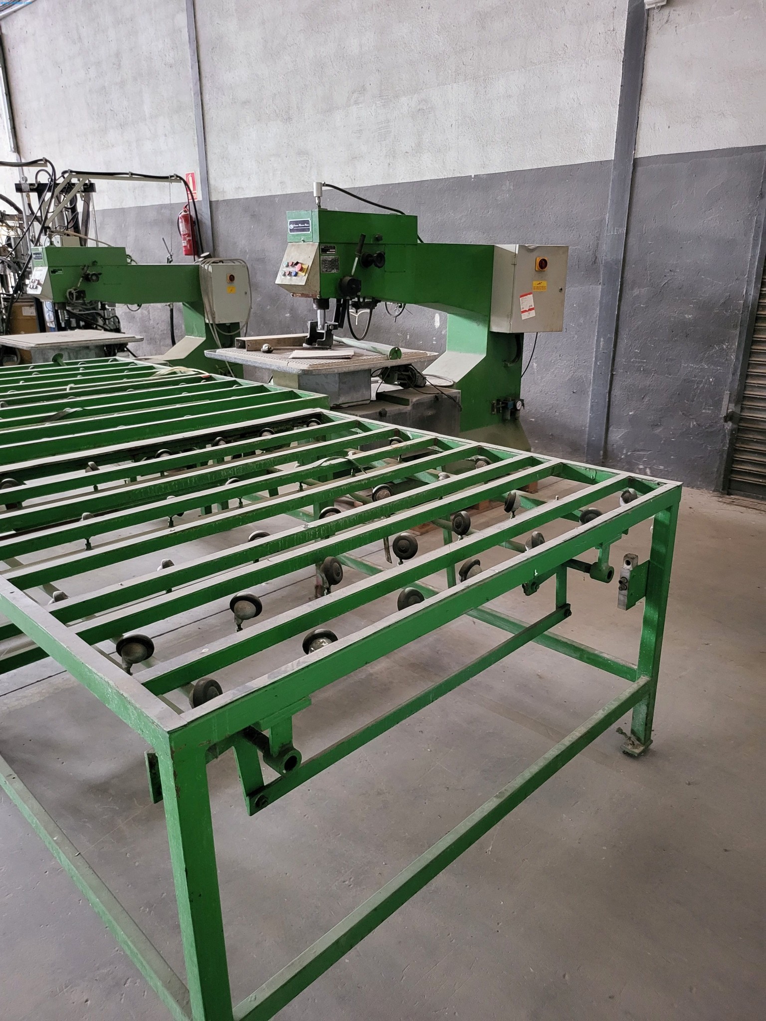 Sale of a complete warehouse of machinery for the glass industry in Spain-10