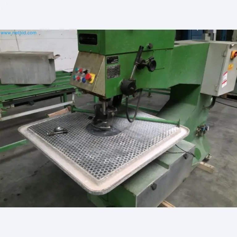 Sale of a complete warehouse of machinery for the glass industry in Spain-2