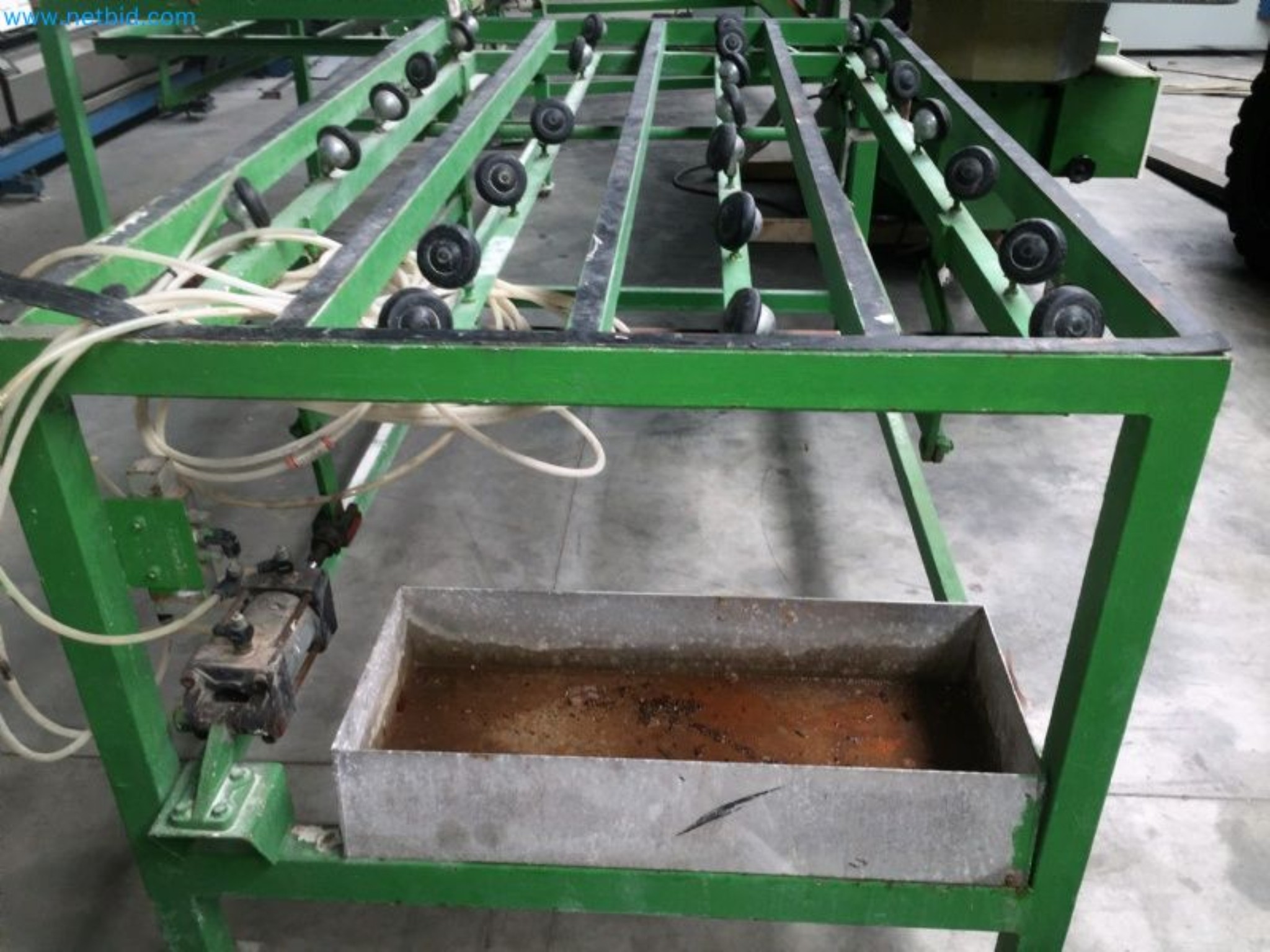 Sale of a complete warehouse of machinery for the glass industry in Spain-8