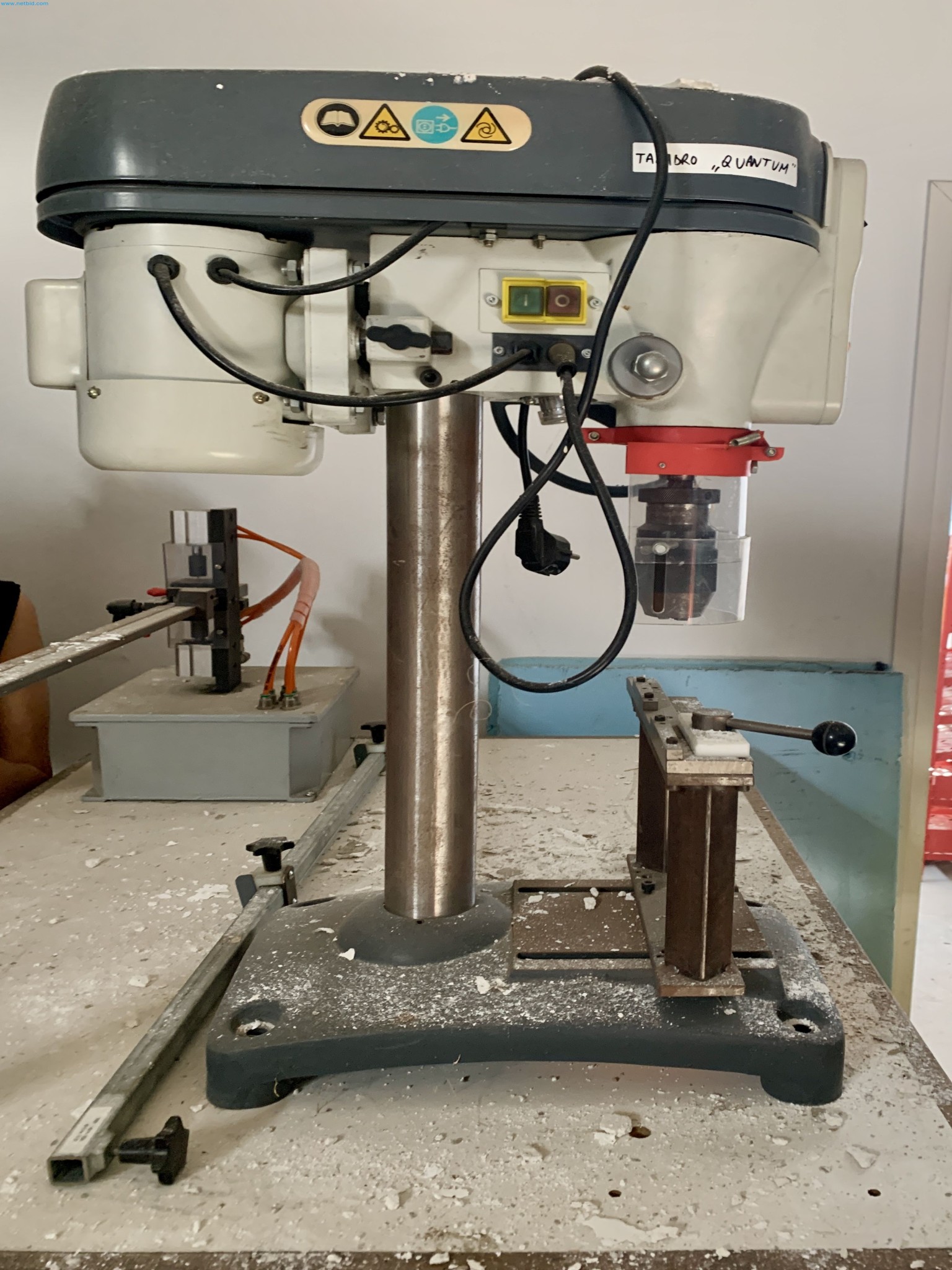 Sale of a complete warehouse of machinery for the glass industry in Spain-11