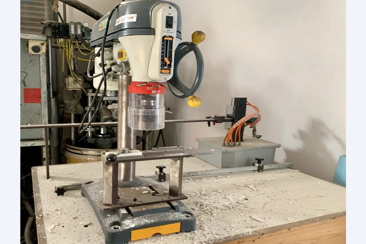 Sale of a complete warehouse of machinery for the glass industry in Spain-1