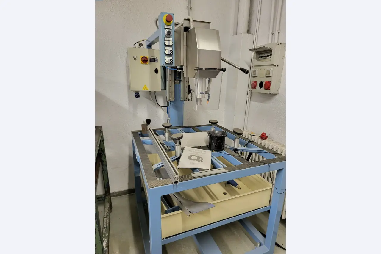 Sale of a complete warehouse of machinery for the glass industry in Spain-1