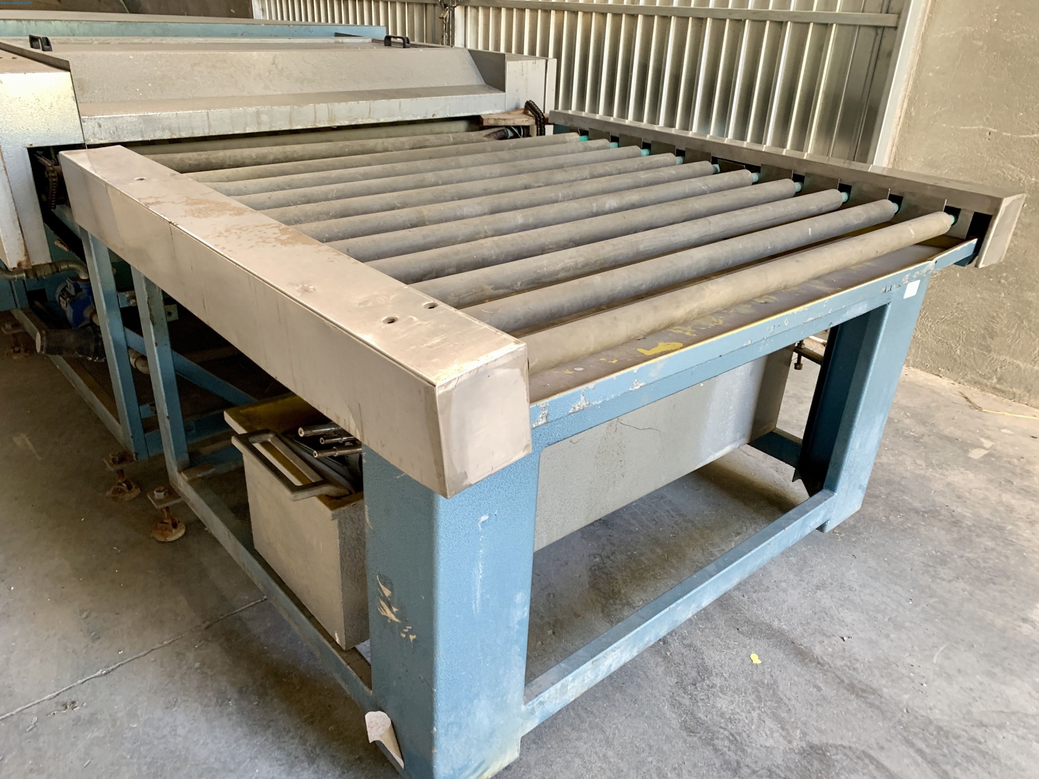 Sale of a complete warehouse of machinery for the glass industry in Spain-11