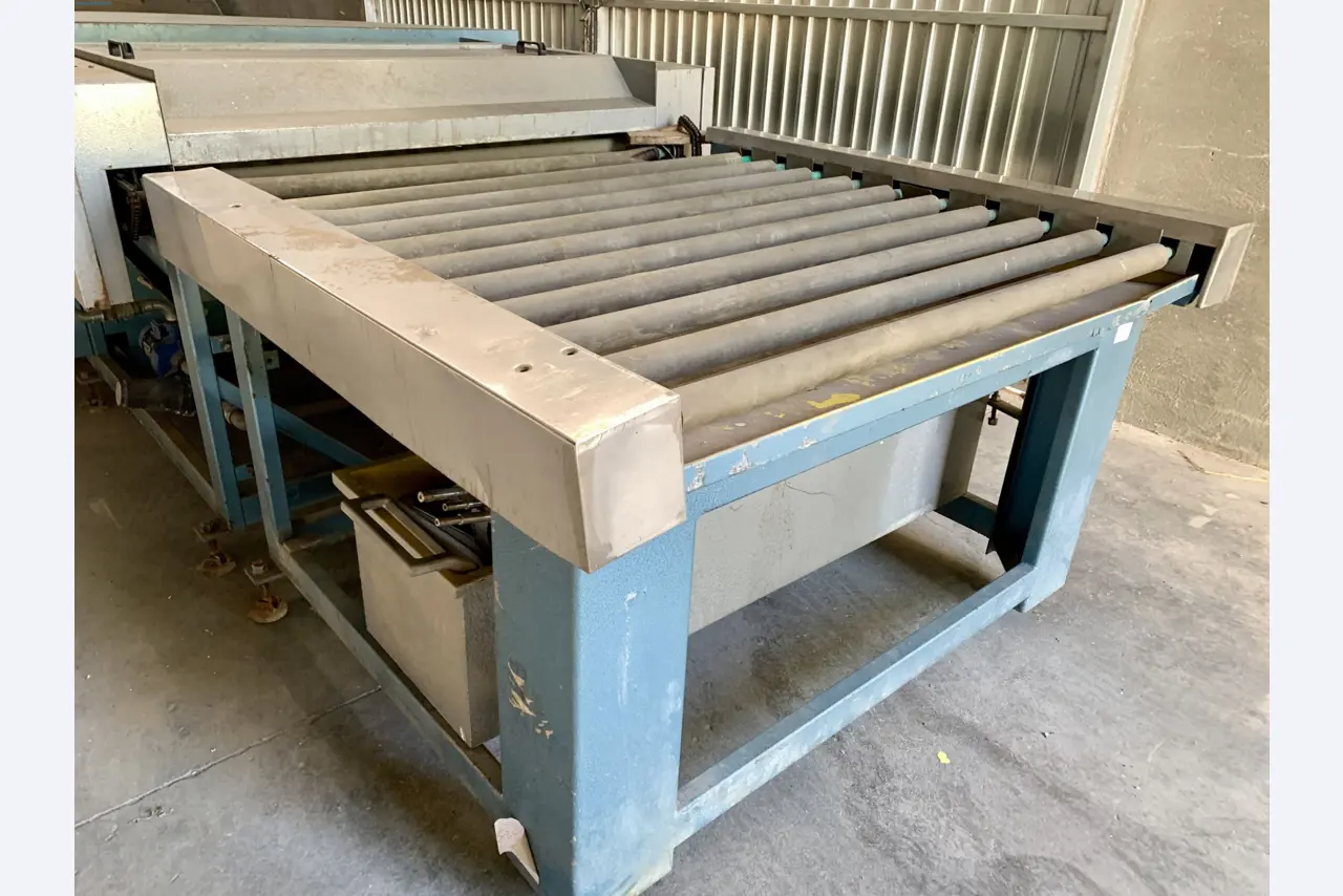 Venta de un almacén completo de maquinaria para la producción de vidrio en España-11