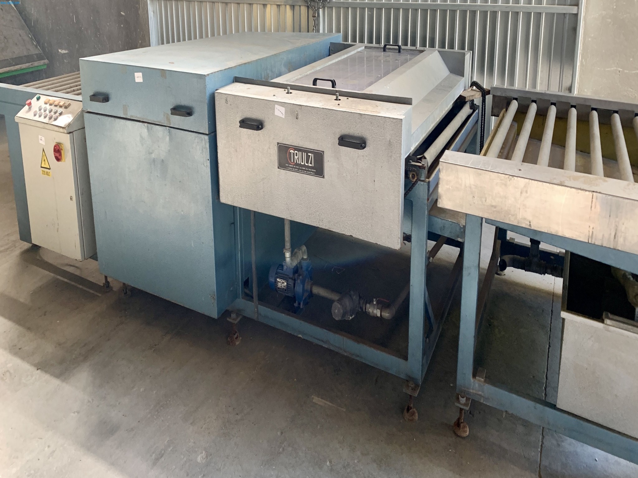 Sale of a complete warehouse of machinery for the glass industry in Spain-12