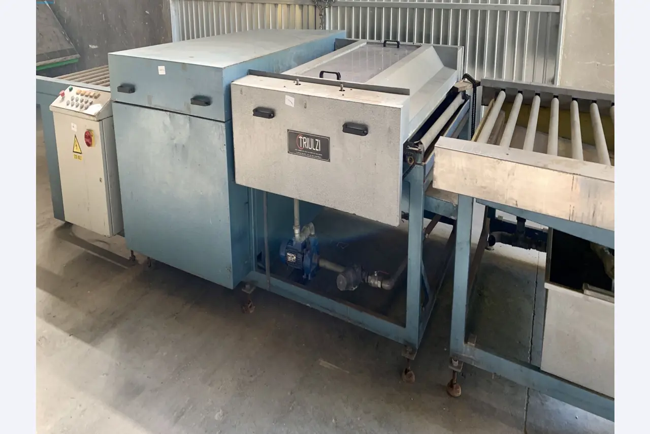 Venta de un almacén completo de maquinaria para la producción de vidrio en España-12