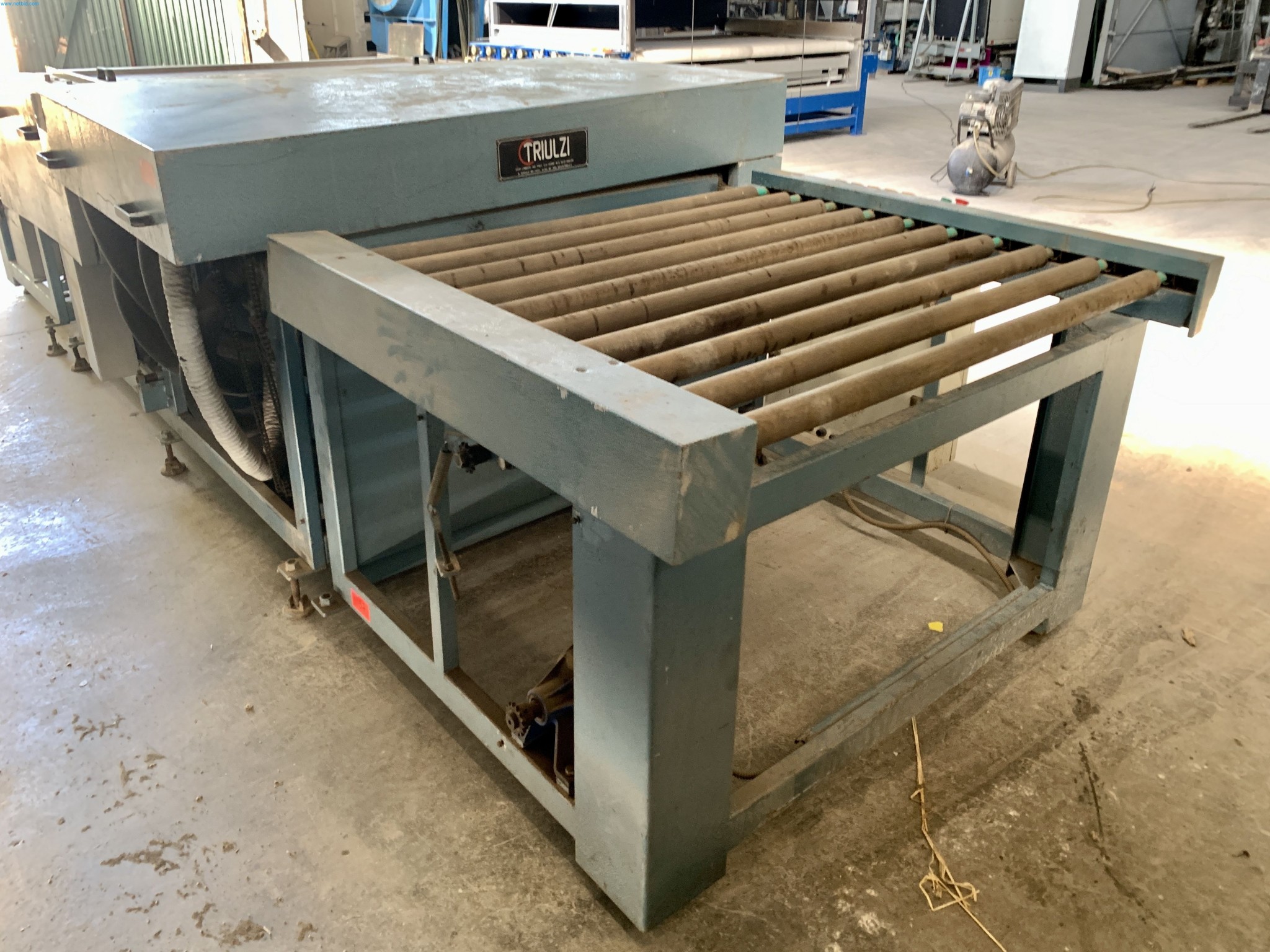 Sale of a complete warehouse of machinery for the glass industry in Spain-17