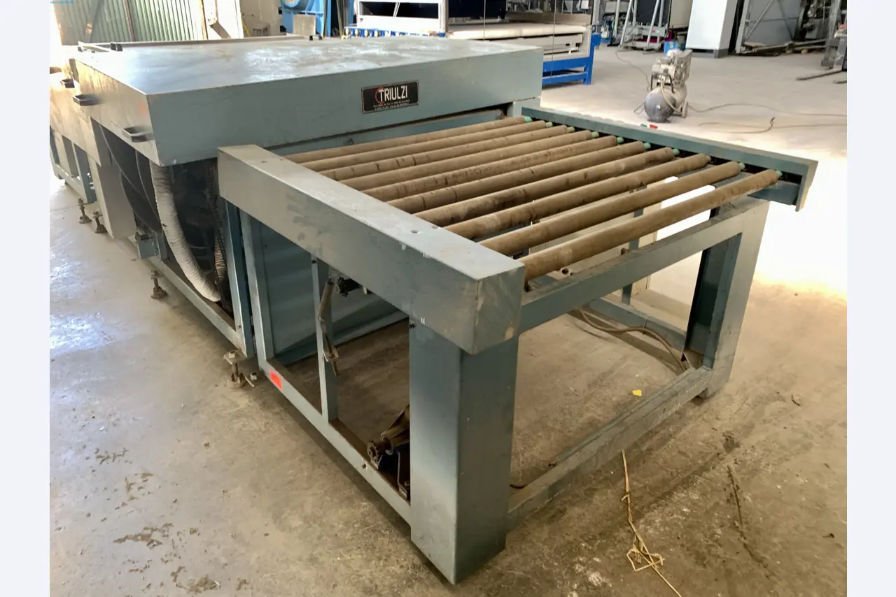 Venta de un almacén completo de maquinaria para la producción de vidrio en España-17