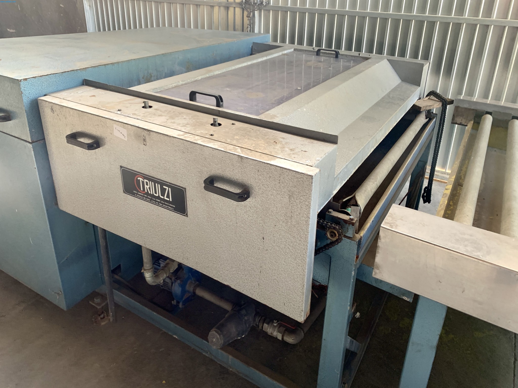 Sale of a complete warehouse of machinery for the glass industry in Spain-1