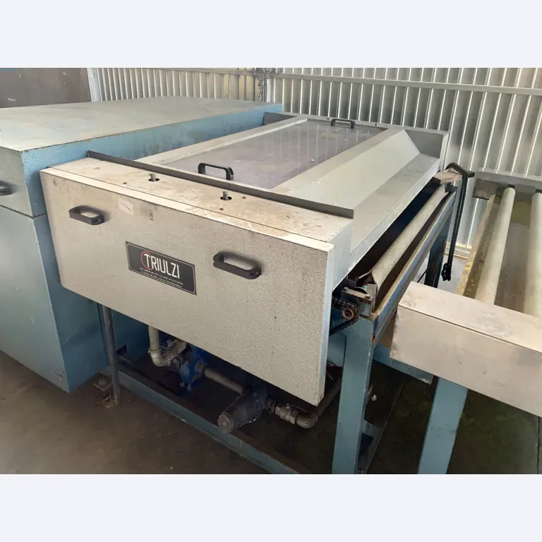 Venta de un almacén completo de maquinaria para la producción de vidrio en España-1