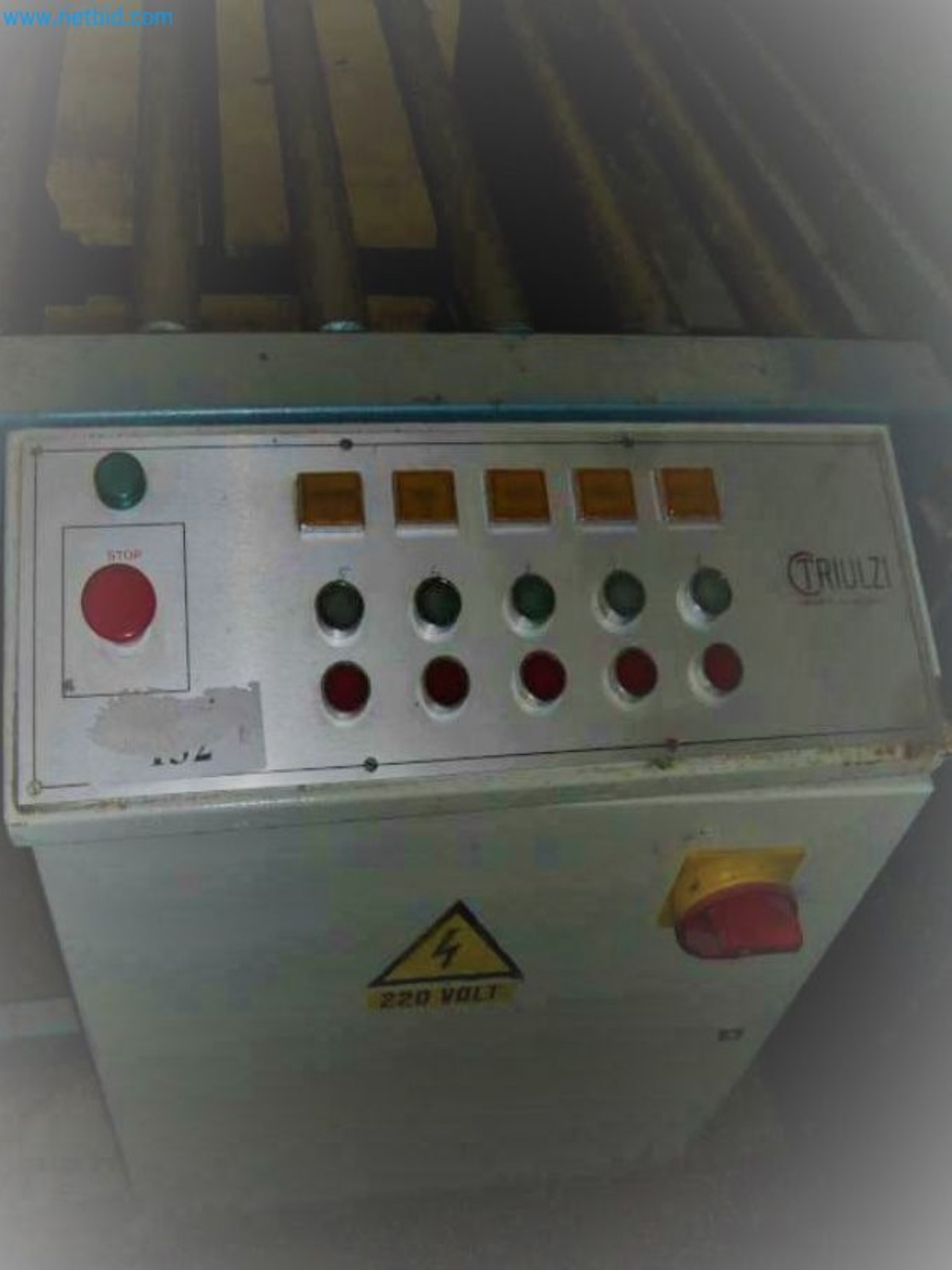 Sale of a complete warehouse of machinery for the glass industry in Spain-3