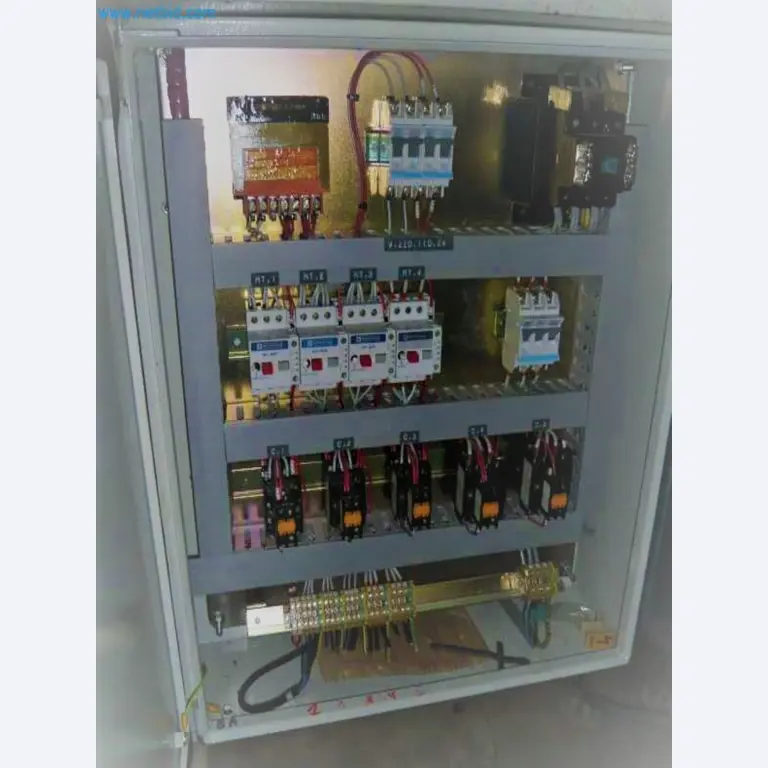 Venta de un almacén completo de maquinaria para la producción de vidrio en España-4