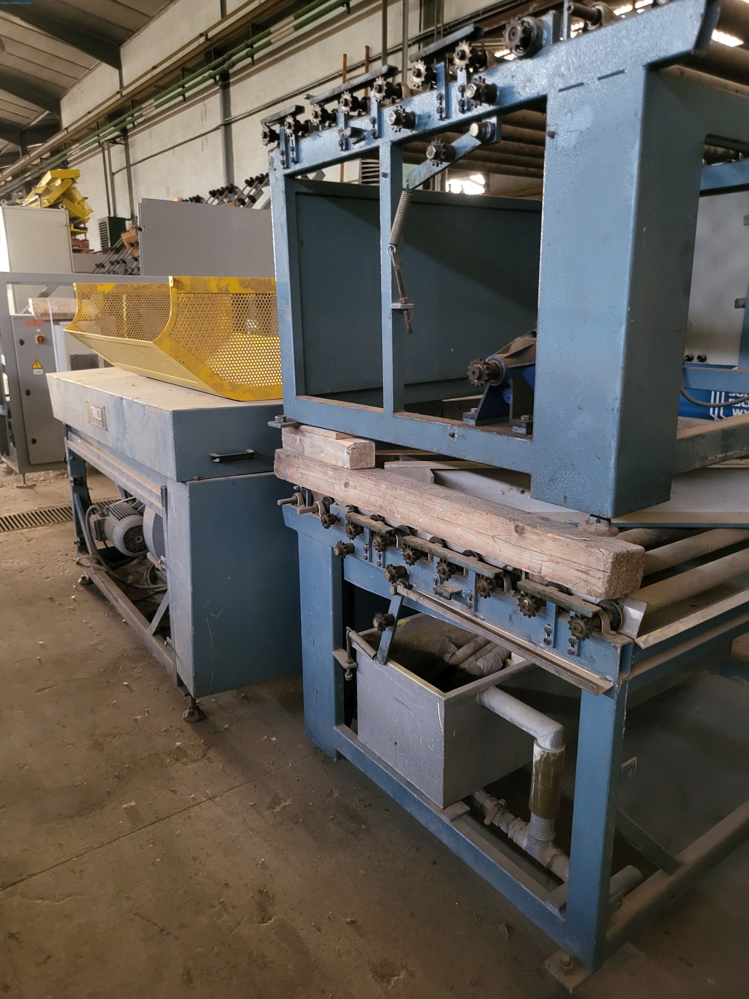 Sale of a complete warehouse of machinery for the glass industry in Spain-8