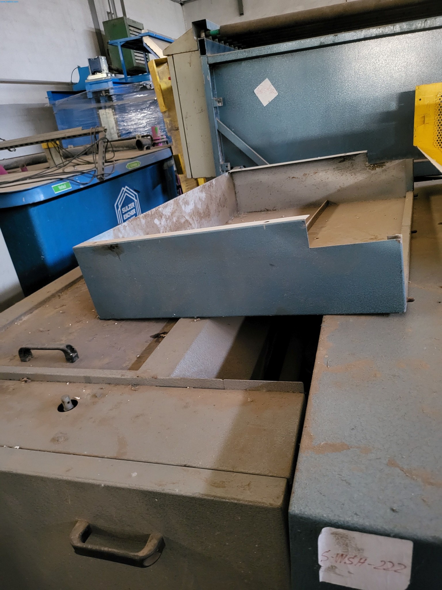 Sale of a complete warehouse of machinery for the glass industry in Spain-9