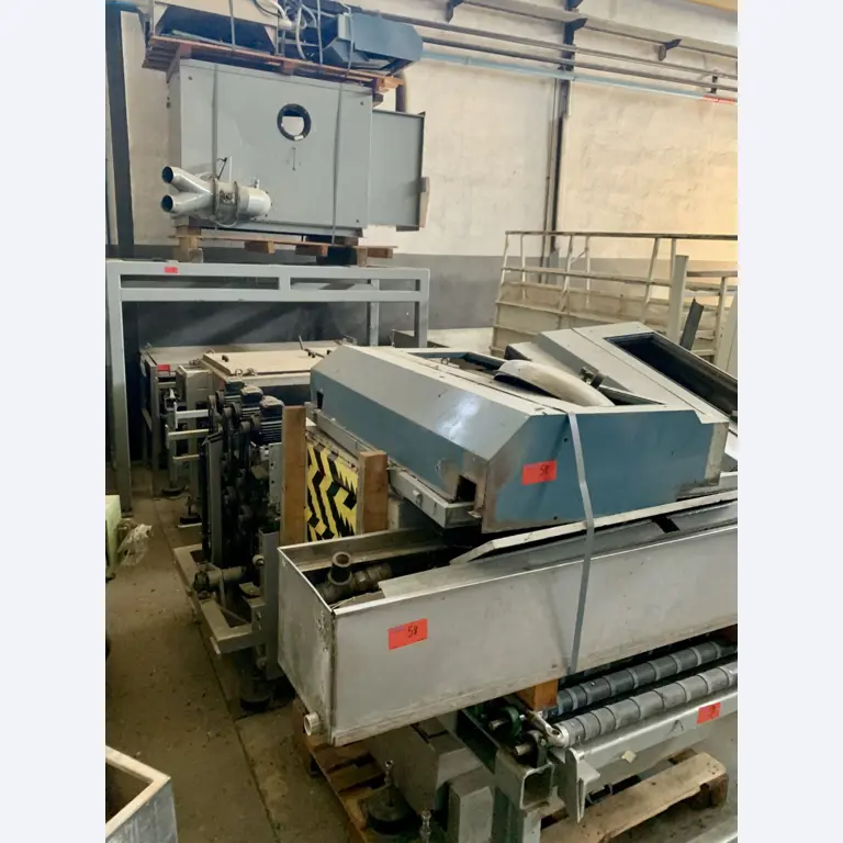 Venta de un almacén completo de maquinaria para la producción de vidrio en España-11