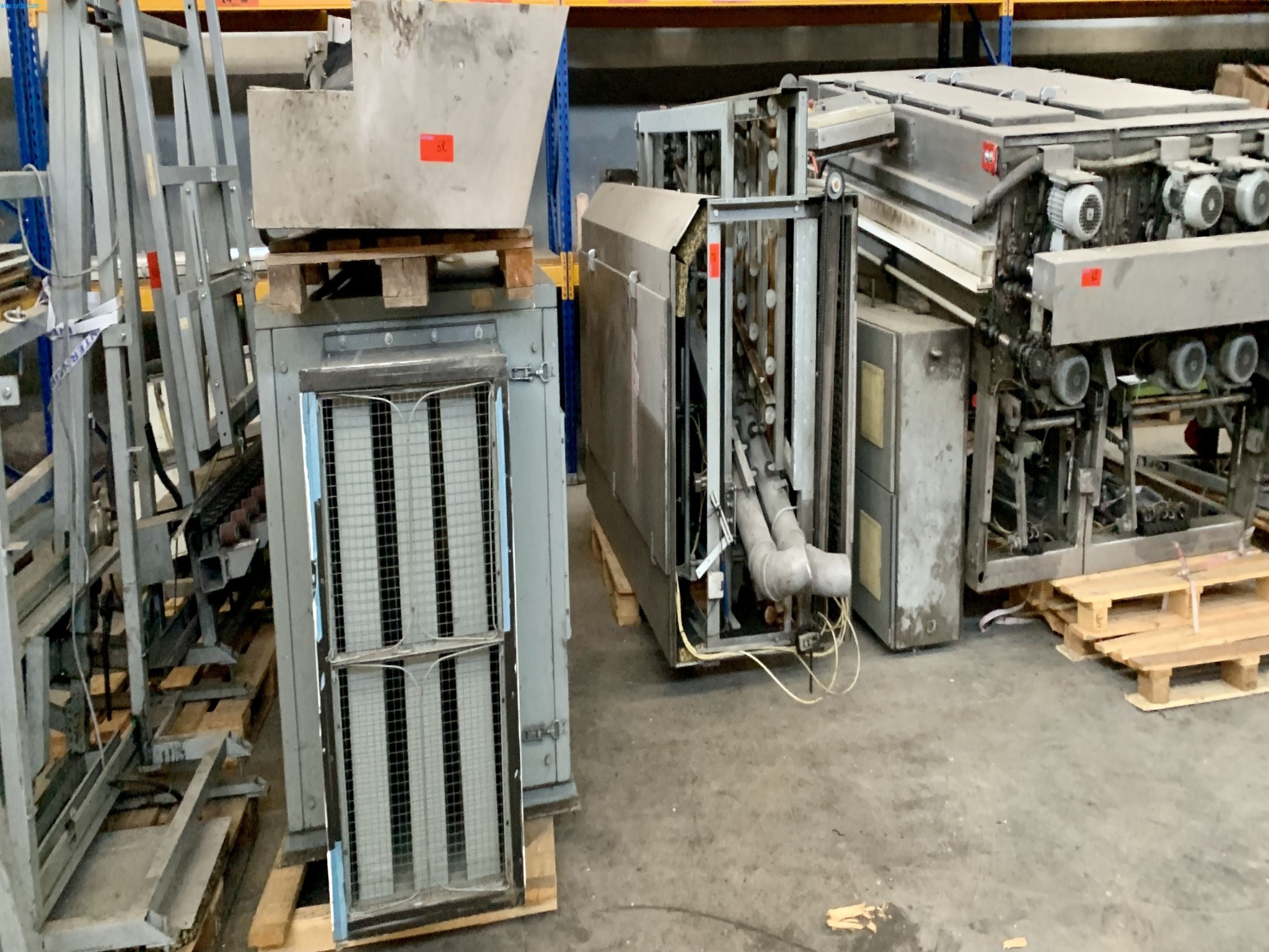 Sale of a complete warehouse of machinery for the glass industry in Spain-12