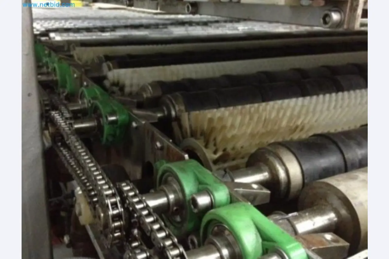 Venta de un almacén completo de maquinaria para la producción de vidrio en España-13