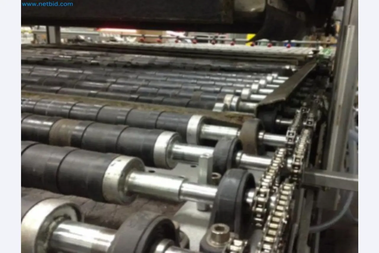 Venta de un almacén completo de maquinaria para la producción de vidrio en España-3