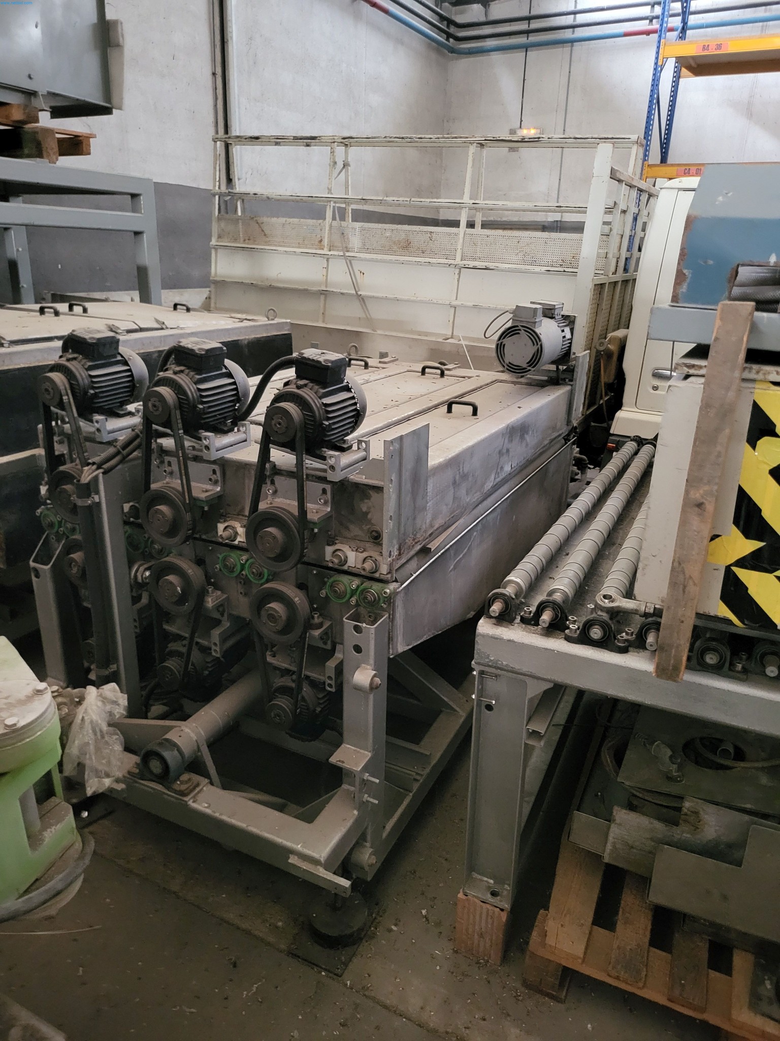 Sale of a complete warehouse of machinery for the glass industry in Spain-5