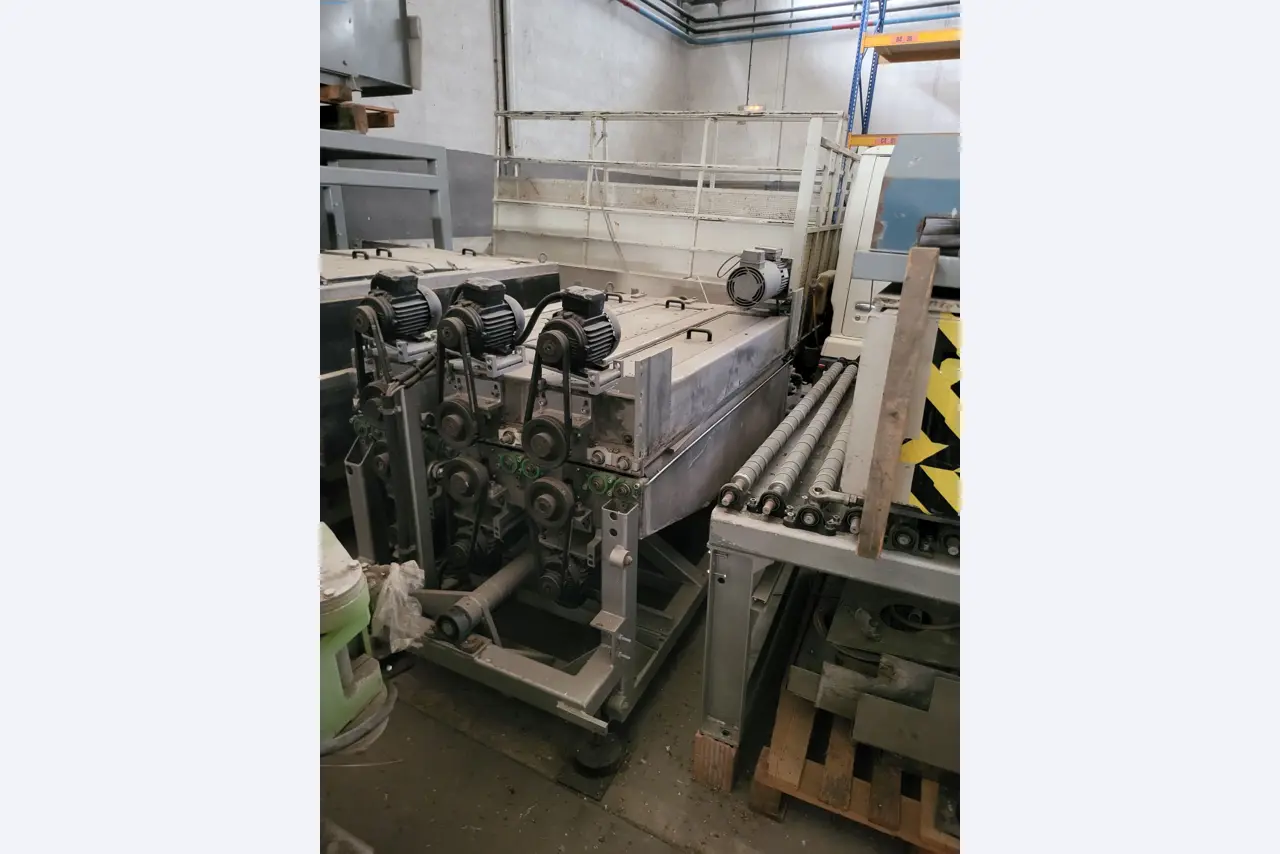 Venta de un almacén completo de maquinaria para la producción de vidrio en España-5