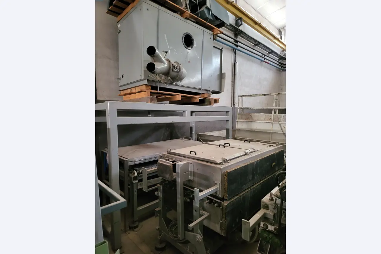 Venta de un almacén completo de maquinaria para la producción de vidrio en España-6