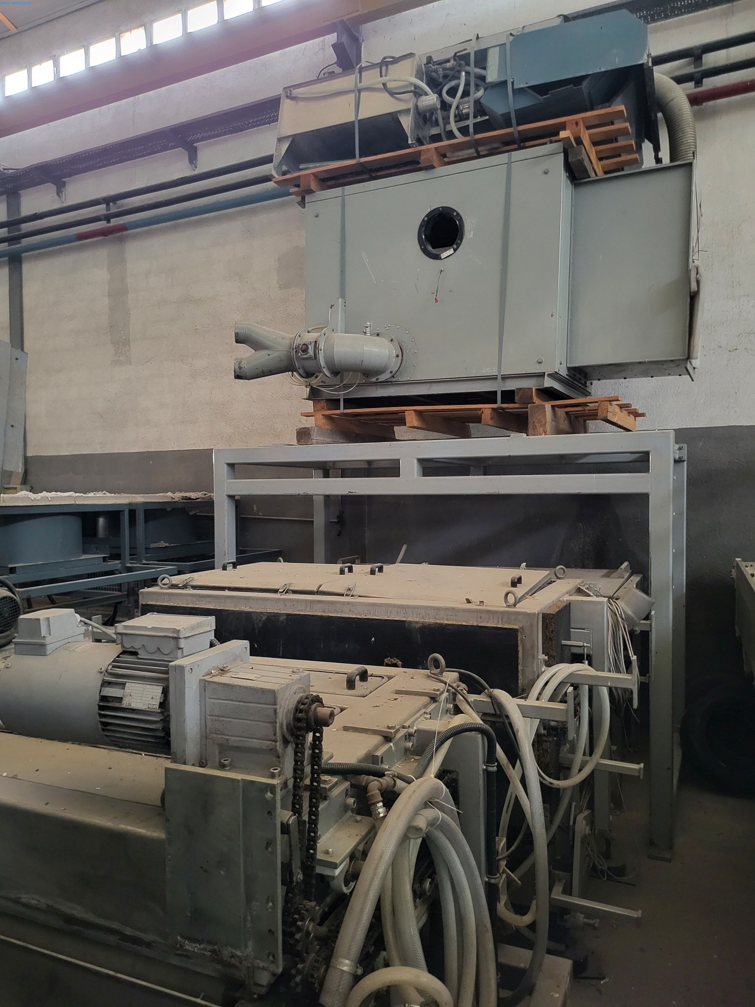 Sale of a complete warehouse of machinery for the glass industry in Spain-9