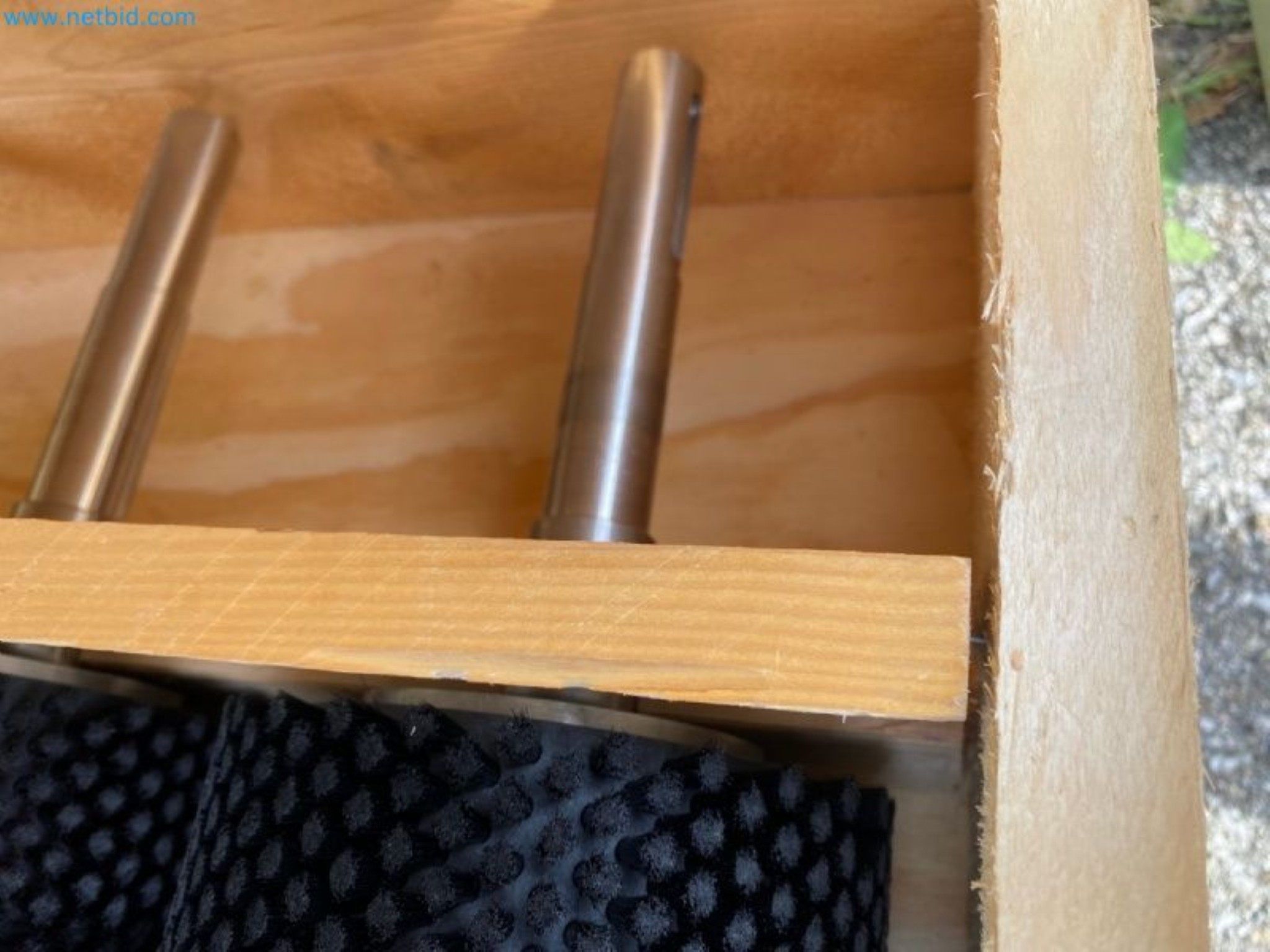 Sale of a complete warehouse of machinery for the glass industry in Spain-3