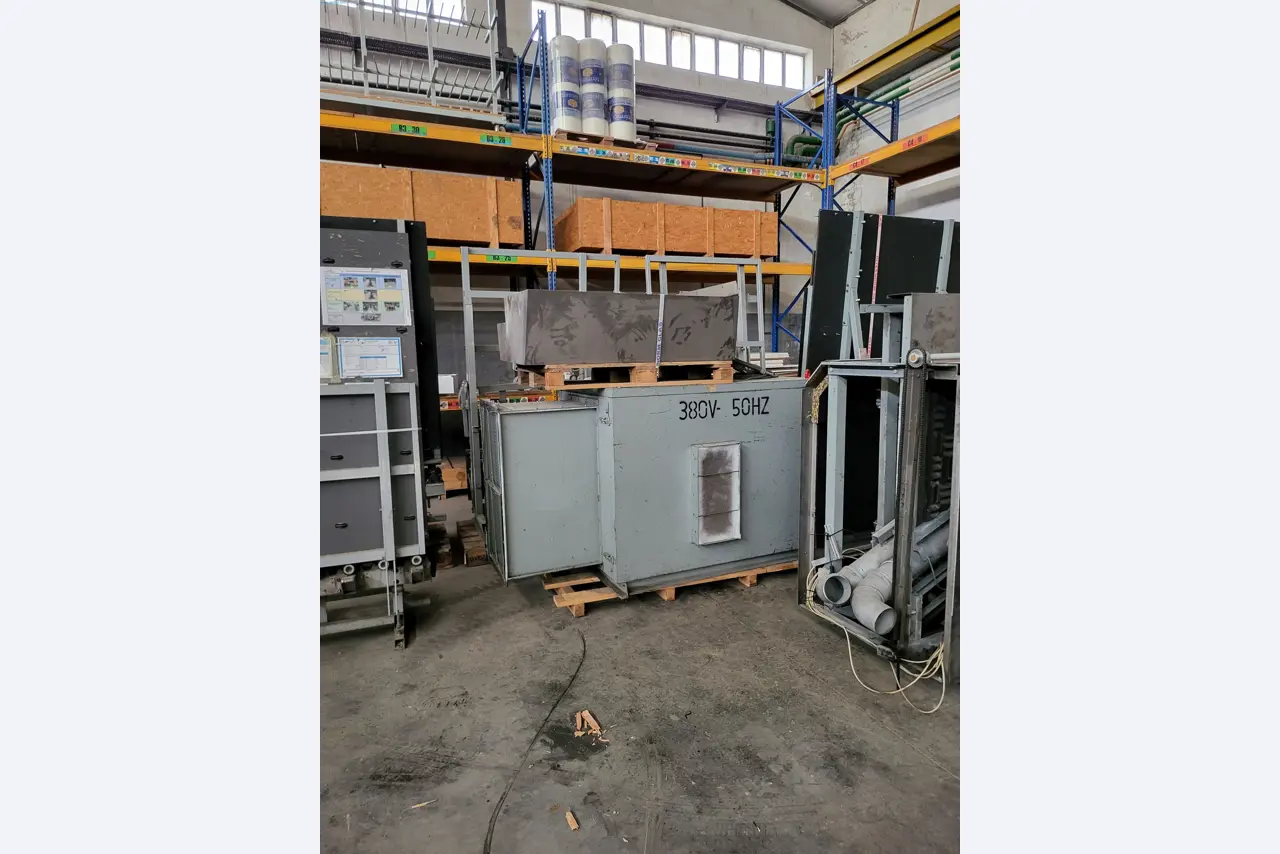 Sale of a complete warehouse of machinery for the glass industry in Spain-11