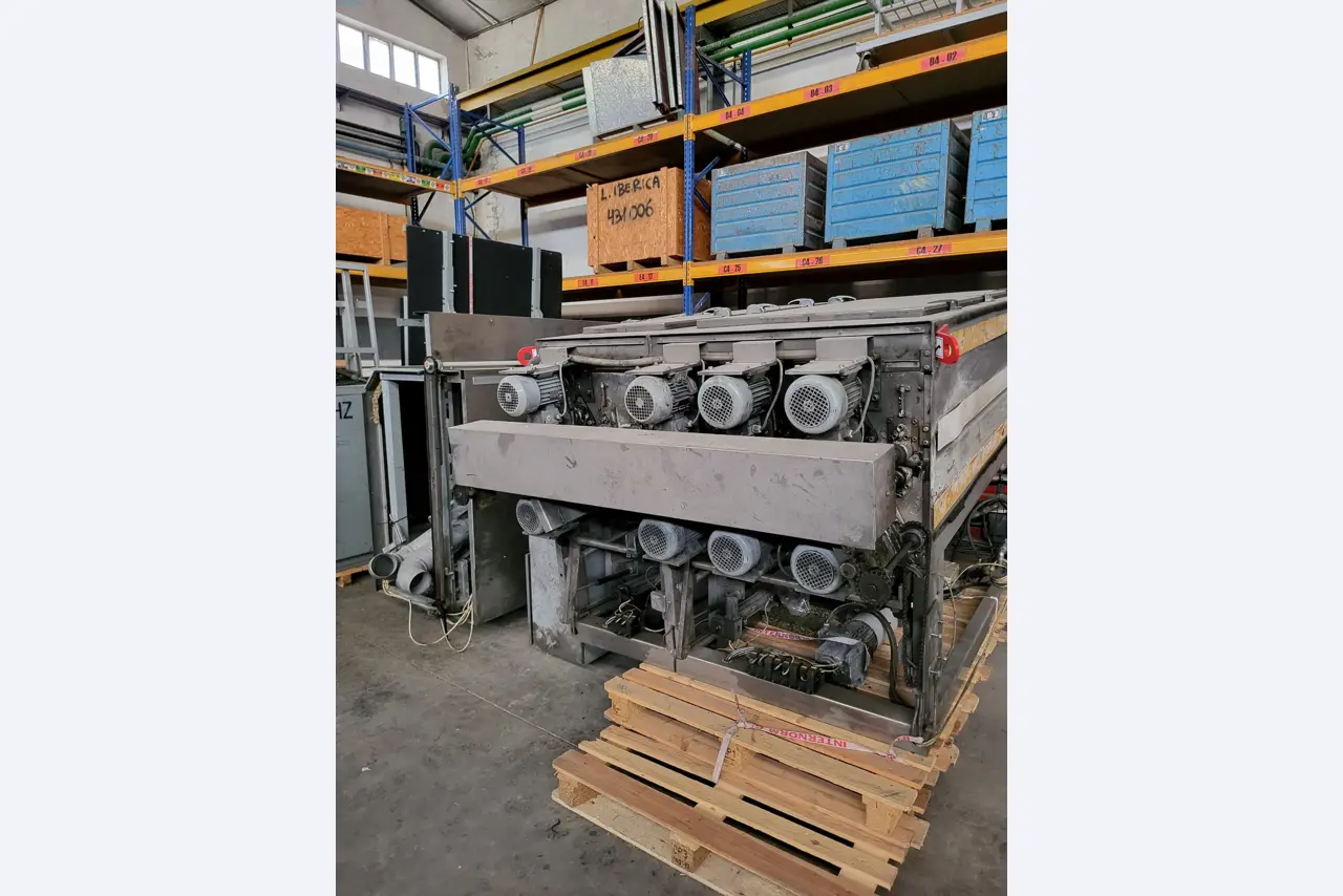 Sale of a complete warehouse of machinery for the glass industry in Spain-12