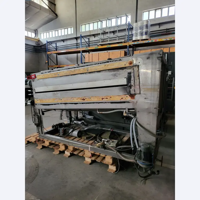 Sale of a complete warehouse of machinery for the glass industry in Spain-13