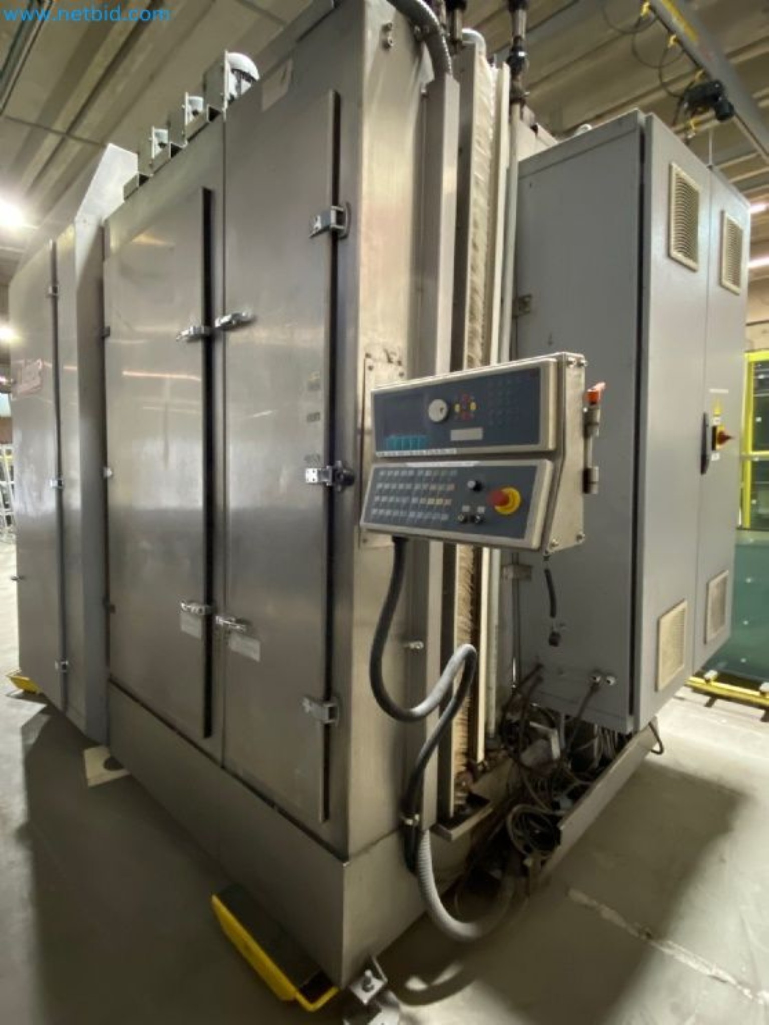 Sale of a complete warehouse of machinery for the glass industry in Spain-1