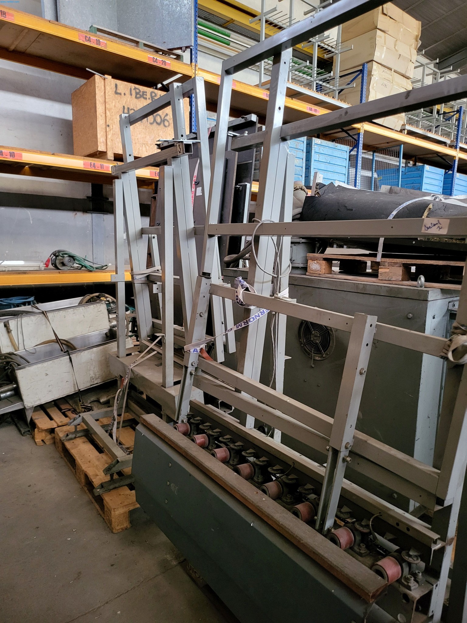 Sale of a complete warehouse of machinery for the glass industry in Spain-4