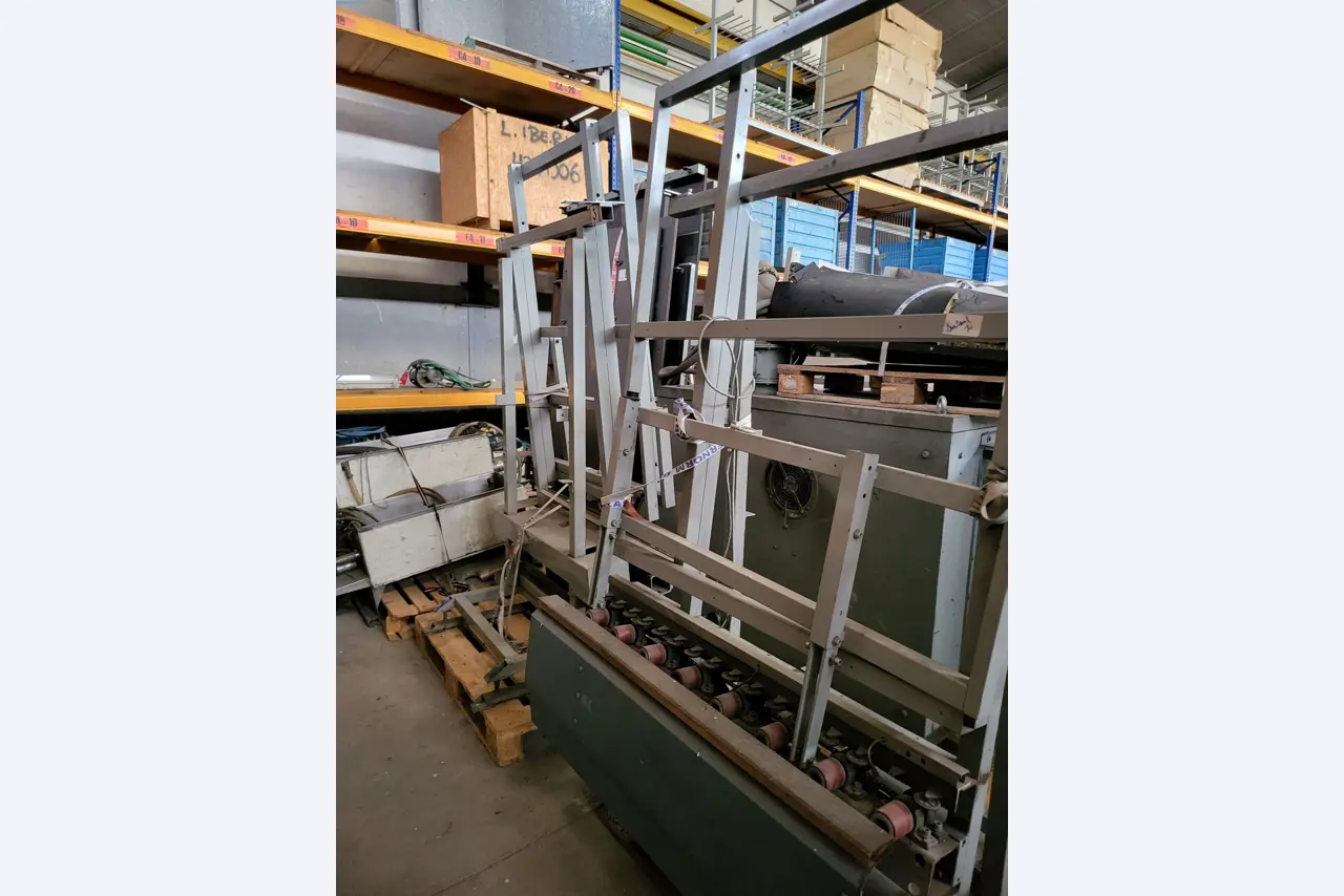 Sale of a complete warehouse of machinery for the glass industry in Spain-4